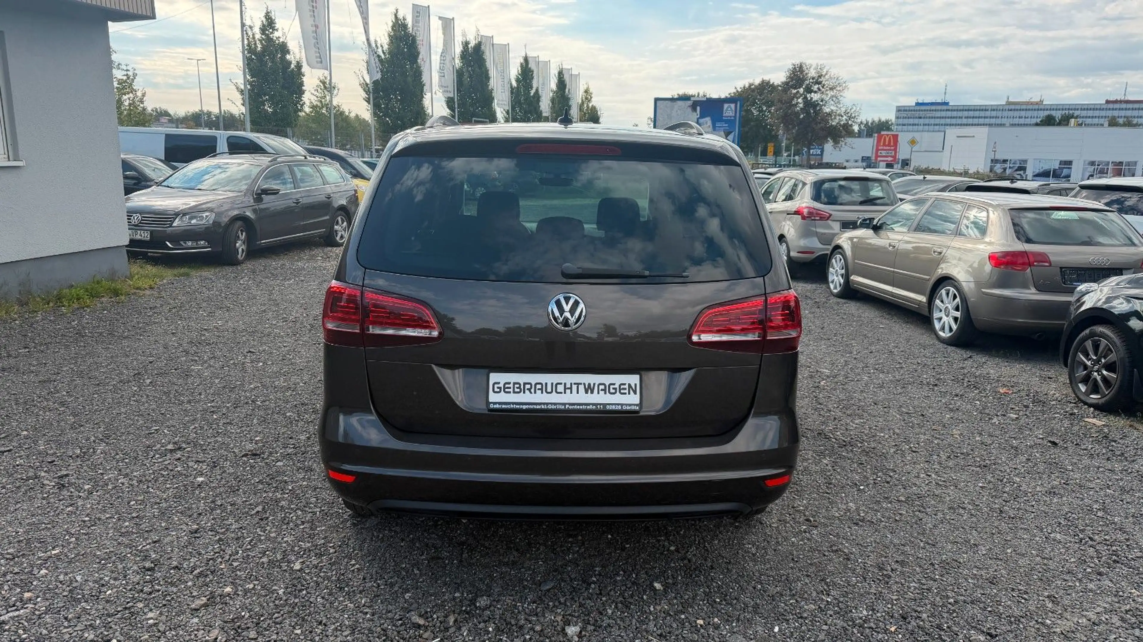 Volkswagen Sharan 7-Sitzer 1-Hand Navi Sitzheizung 2xPDC — photo 4