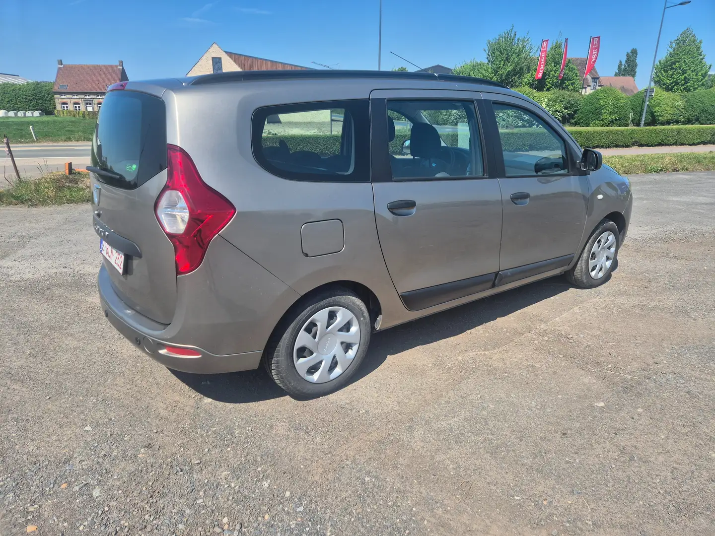 Dacia Lodgy Lodgy 1.6 MPI 85 Laureate Beige - 1