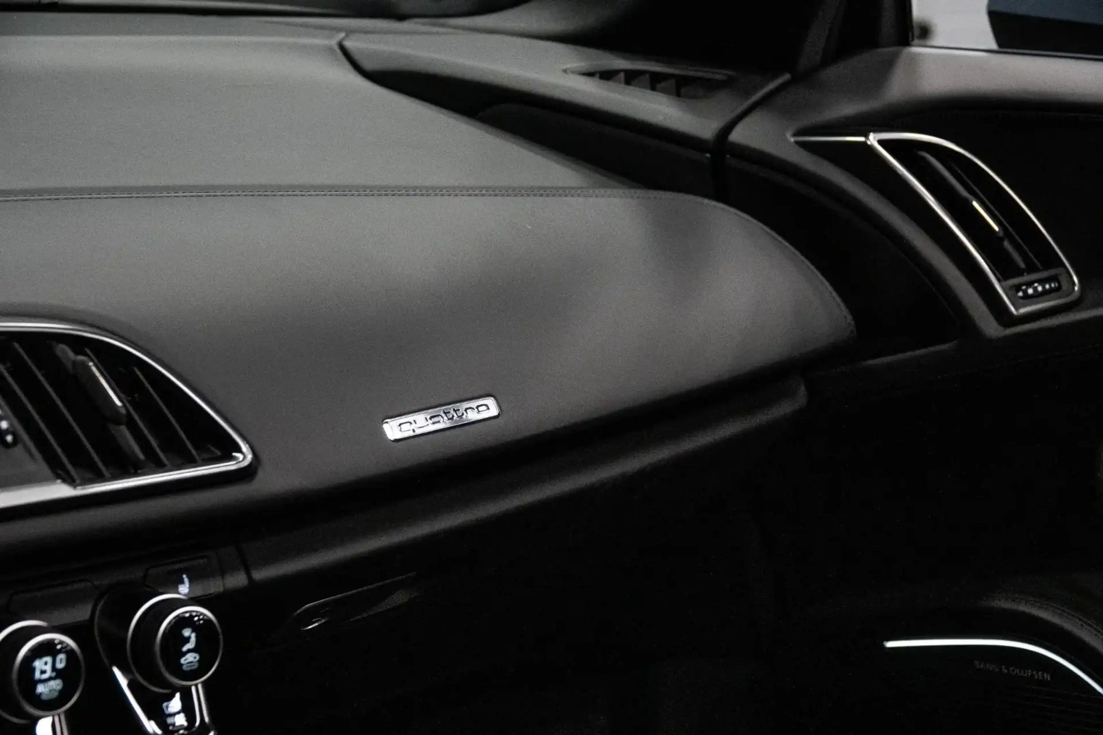 Audi R8 Spyder 5.2 performance quattro *Keramisch / Magnet — photo 12
