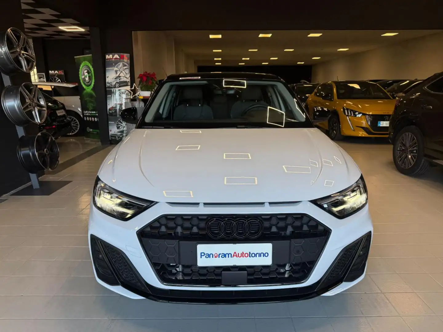 Audi A1 SPB 30 TFSI 116CV Identity Black S-line stronic Bianco - 2