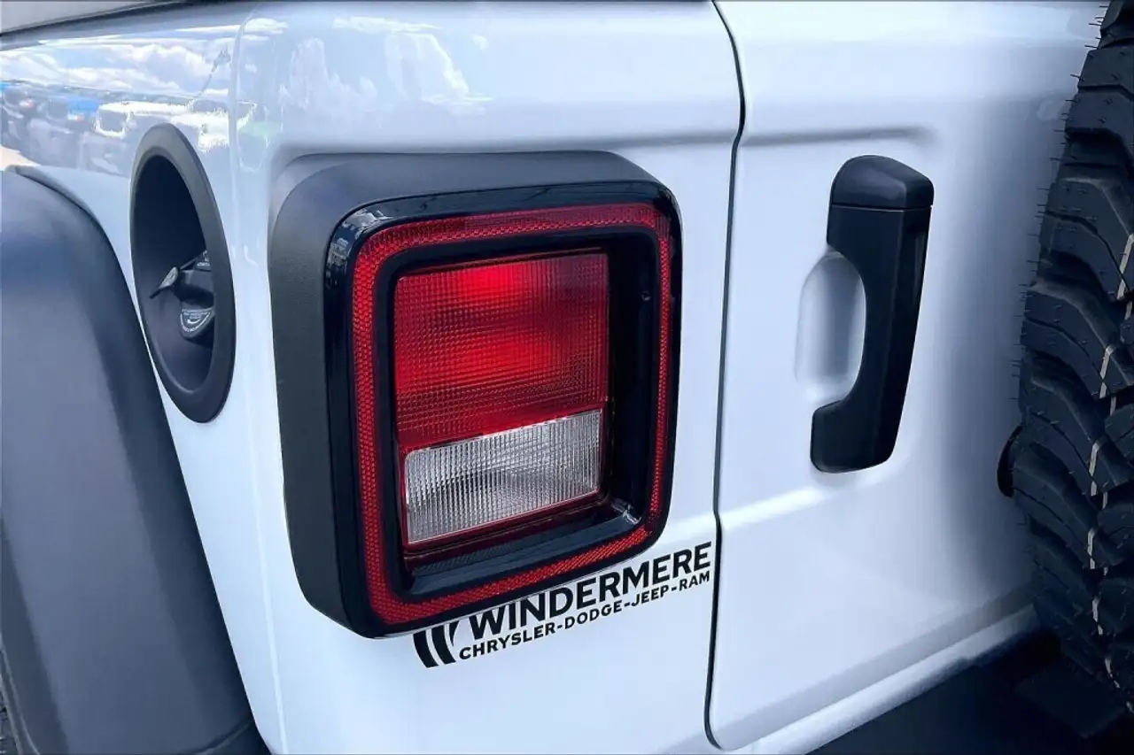 Jeep Wrangler снимка Jeep Wrangler