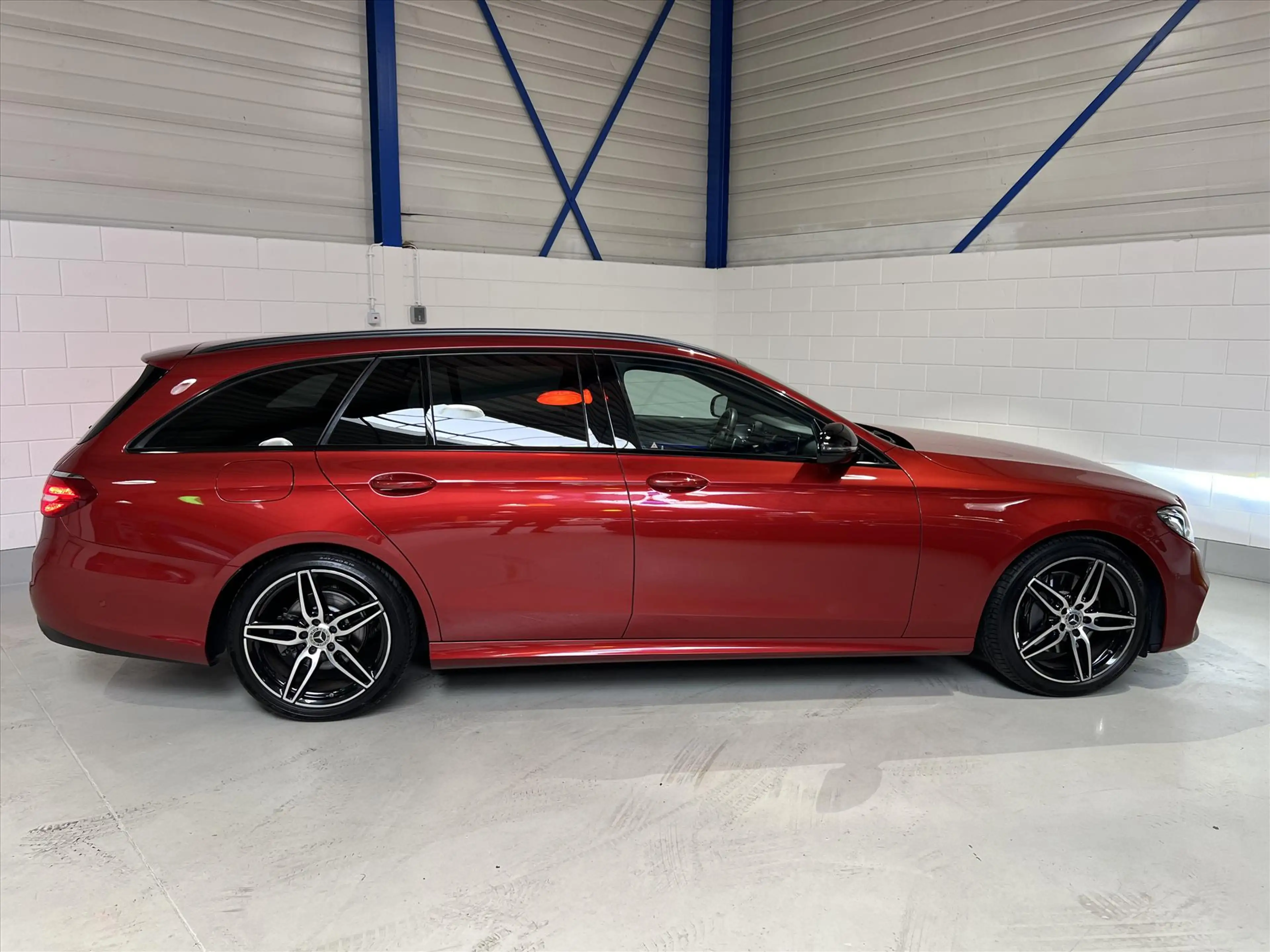 Mercedes-Benz E 250 Estate E250 211pk 9G AMG Night, ILS, Widescreen, — photo 2