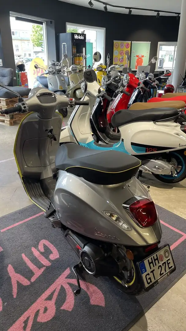Vespa Elettrica 70 km/h ab 16 Jahre fahrbar Żółty - 2