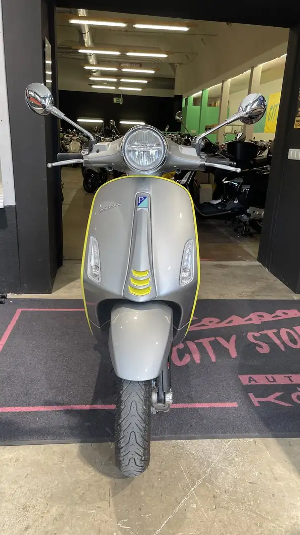 Vespa Elettrica 70 km/h ab 16 Jahre fahrbar Żółty - 1