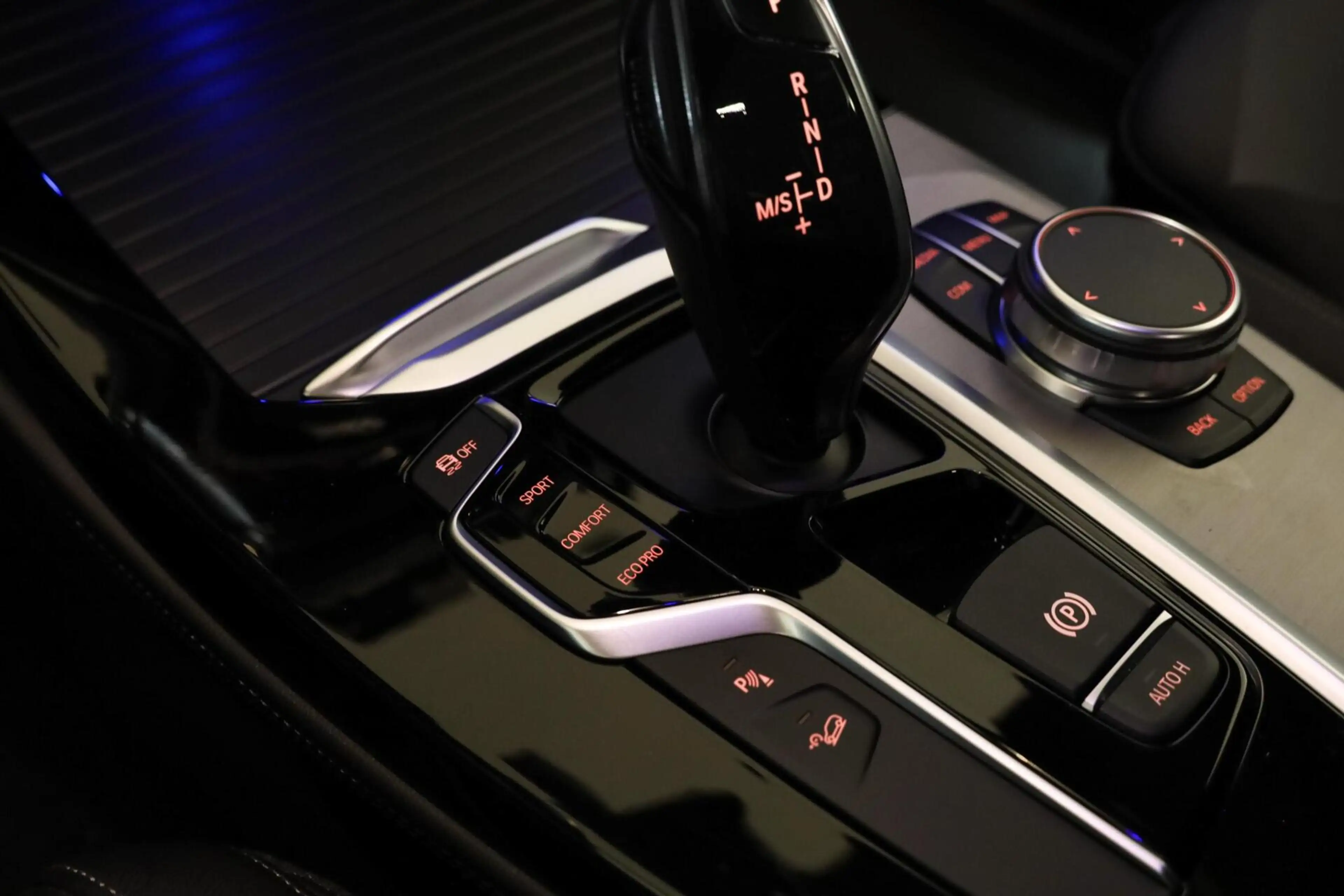 BMW X4 xDrive20i M-Sport|HUD|Carplay|Leder|Camera|Dodehoe — photo 18