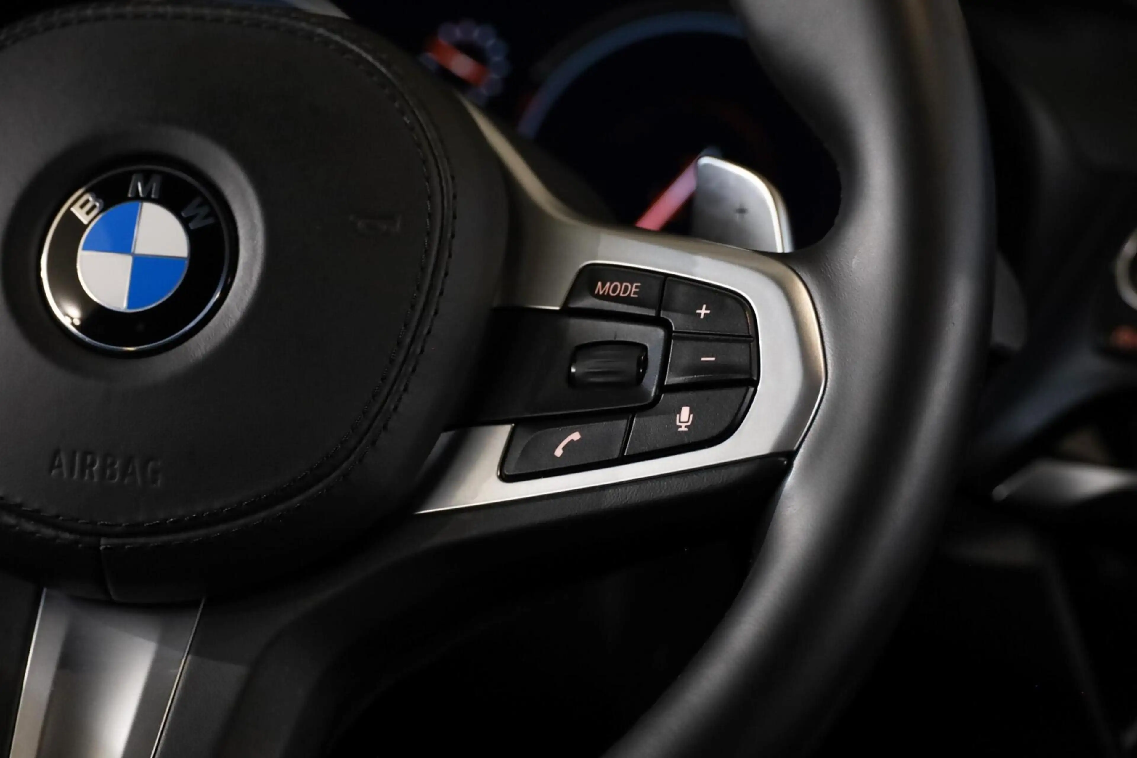 BMW X4 xDrive20i M-Sport|HUD|Carplay|Leder|Camera|Dodehoe — photo 33