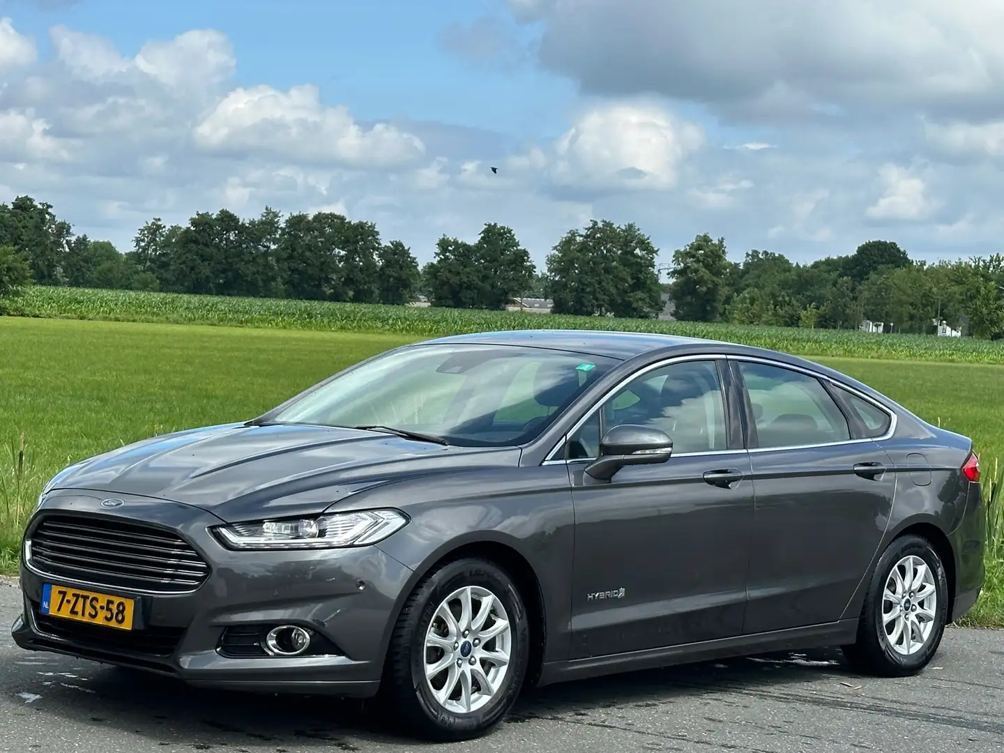 Ford Mondeo 2.0 IVCT HEV Titanium | Nap | Netjes Gris - 2