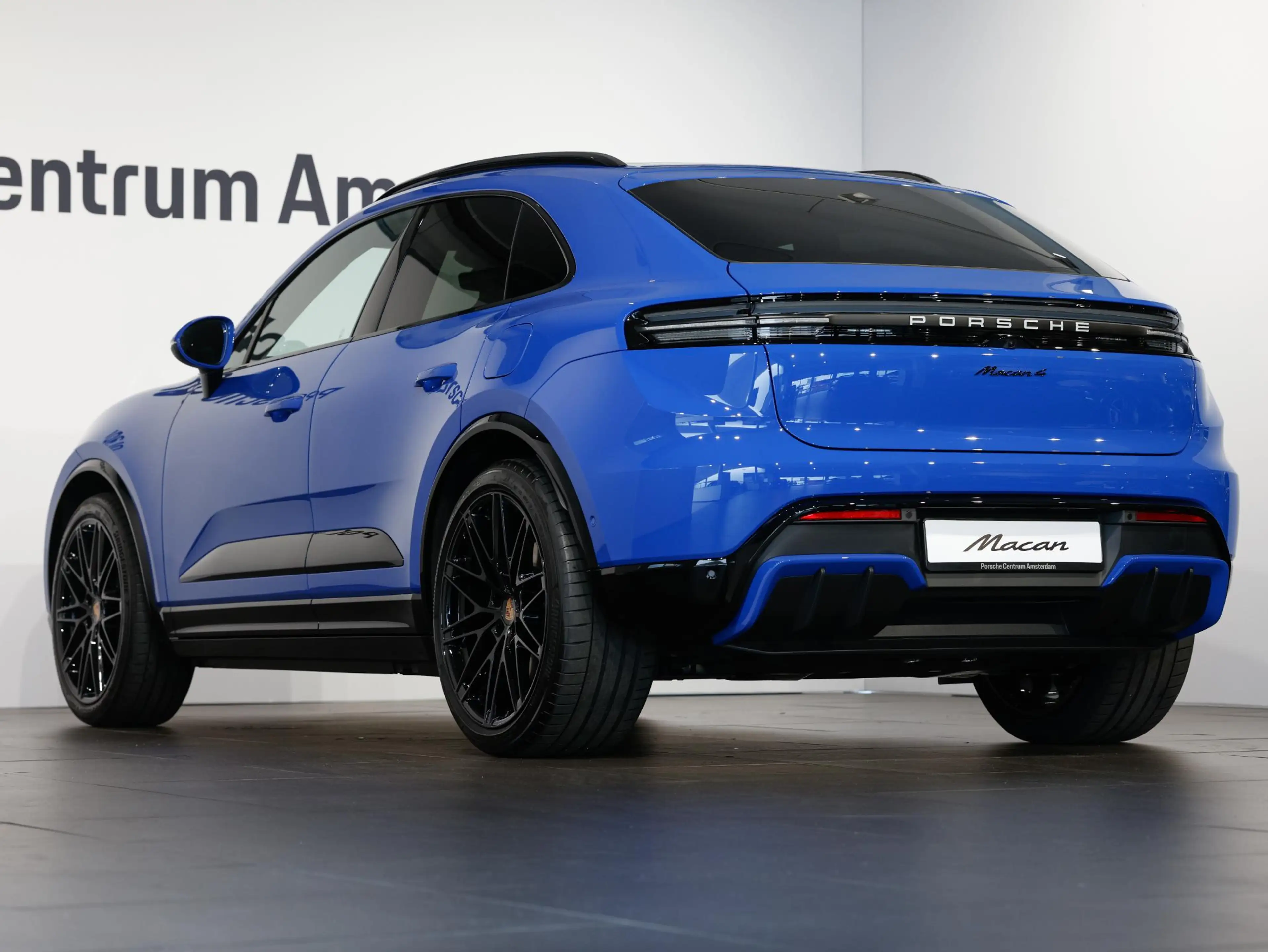 Porsche Macan 4 — photo 3