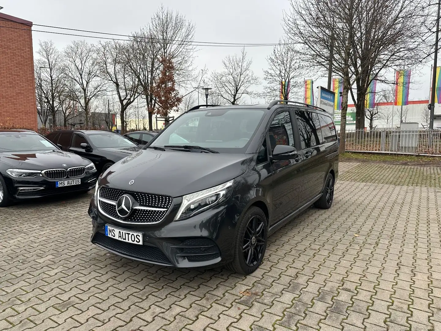 Mercedes-Benz V 300 d*4Matic* EDITION Lan*AMG*Nai P*Kamera*AHK Noir - 1