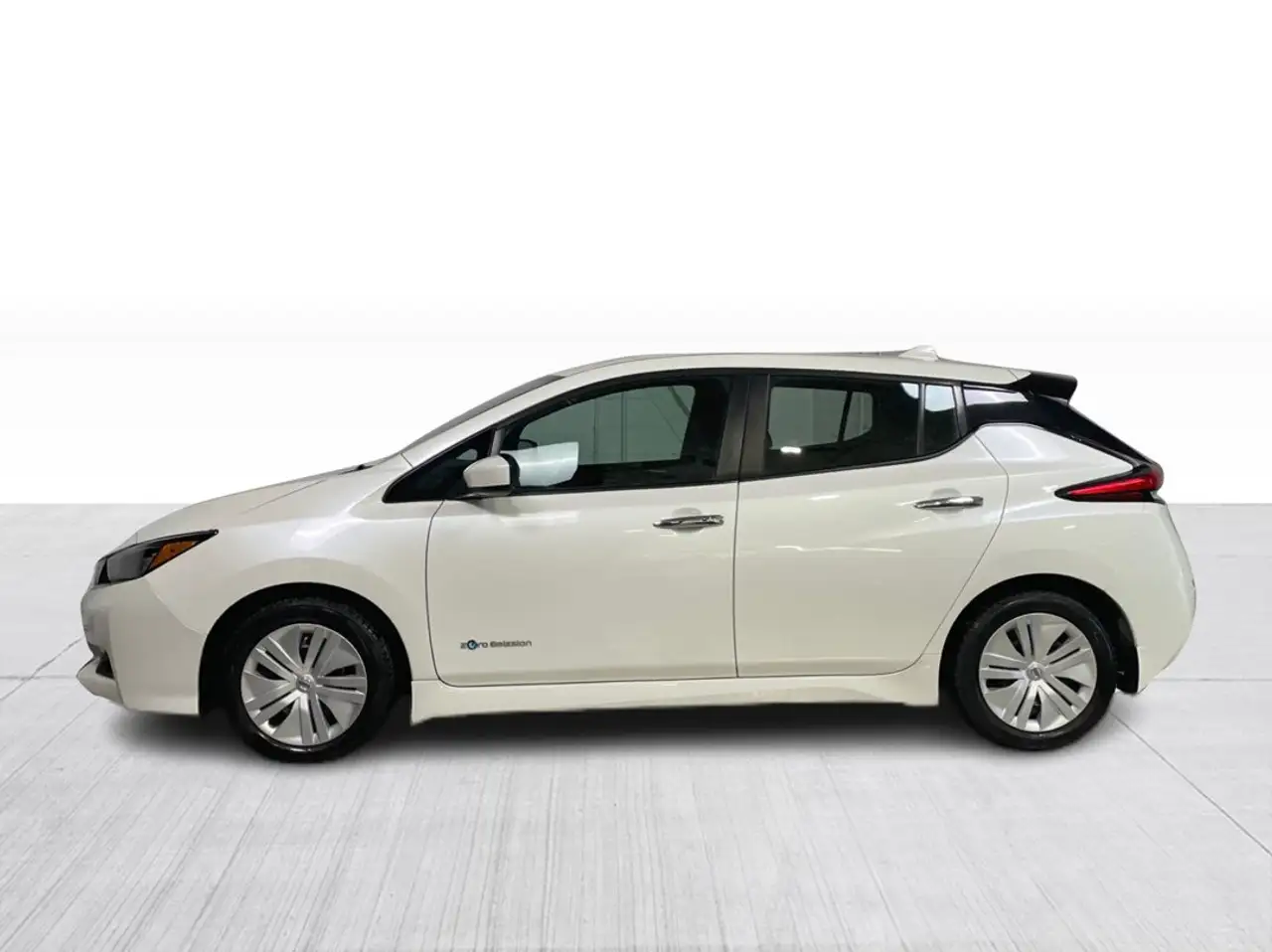 Nissan Leaf снимка Nissan Leaf