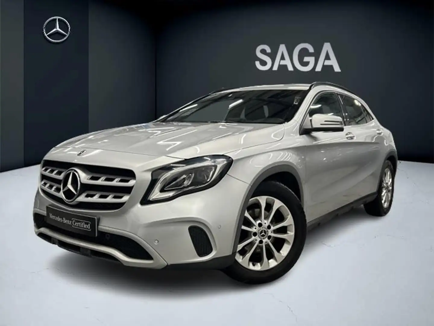 Mercedes-Benz GLA 180 Boite Auto / LED / GPS Argent - 1