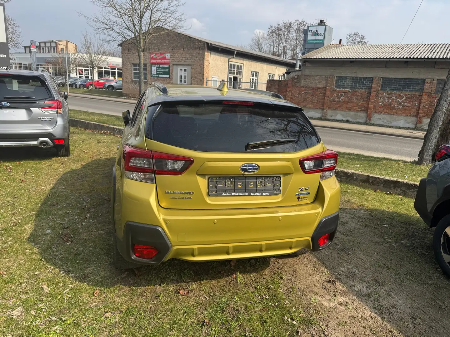 Subaru XV 2.0ie Lineartronic Comfort Allwetterbereifung Gelb - 2