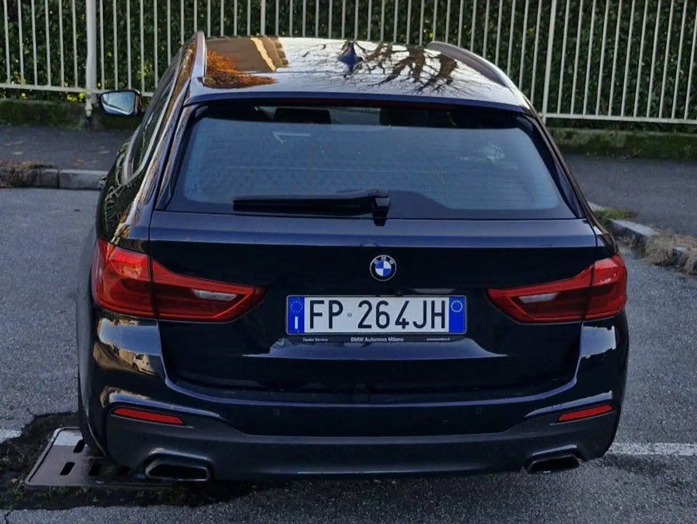 BMW 520 520d Touring xdrive Luxury, Pacchetto M Sport Blu/Azzurro - 2