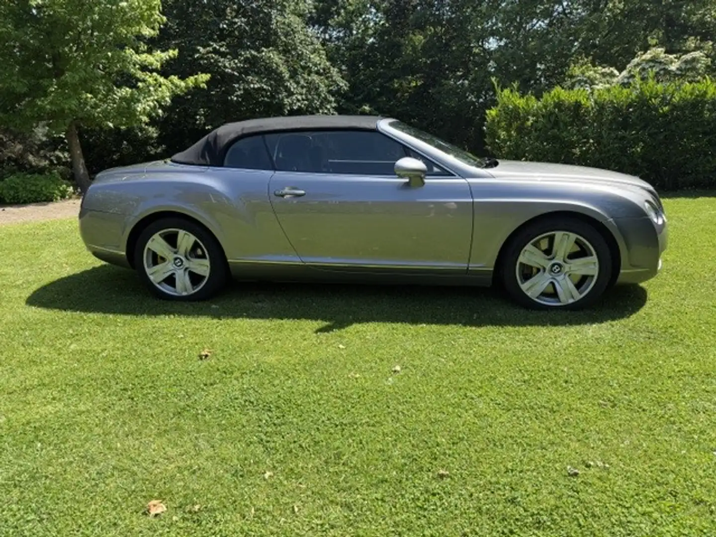 Bentley Continental GTC 6.0 W12 Grau - 2