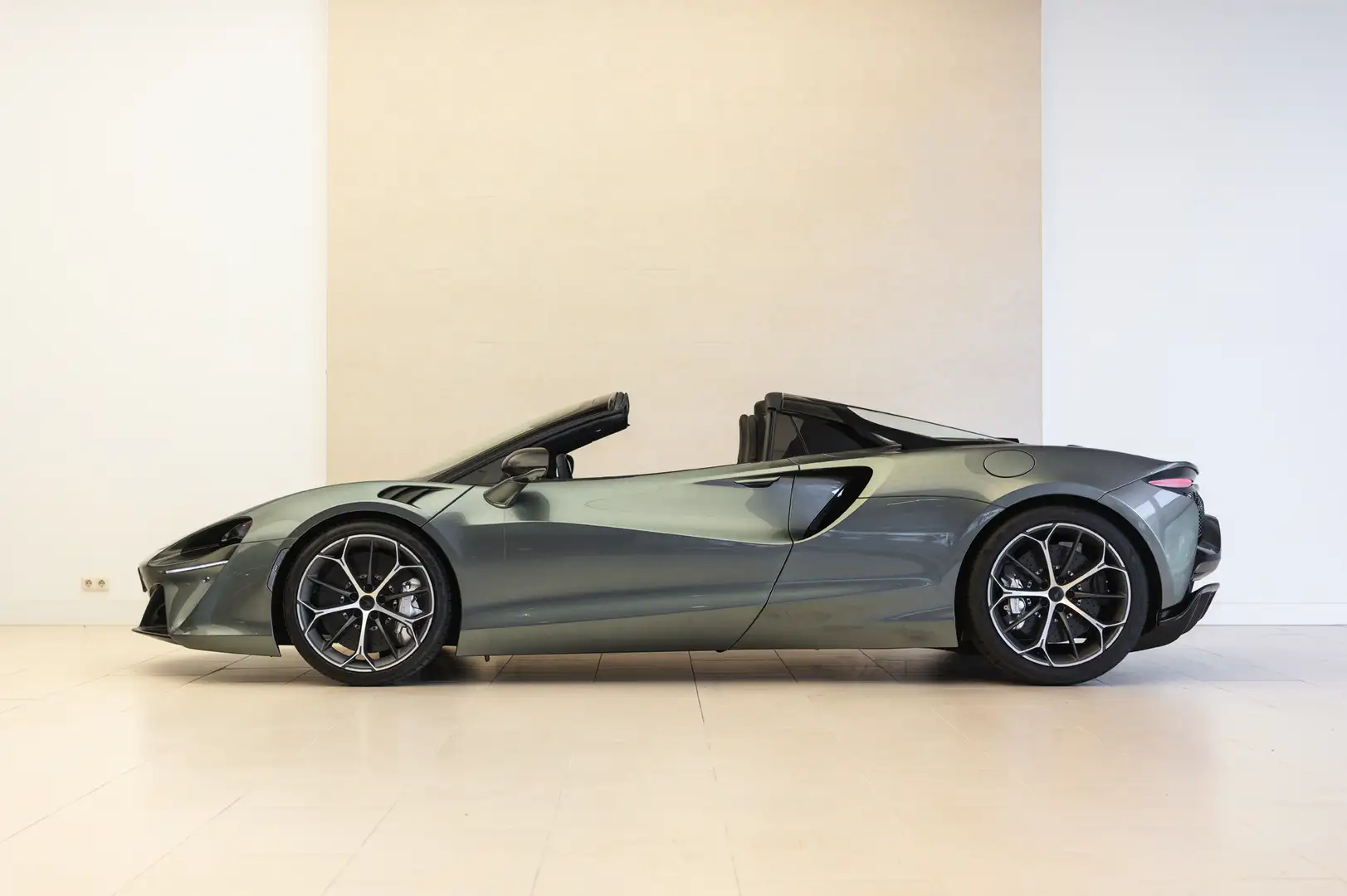 McLaren Artura Spider Yeşil - 2