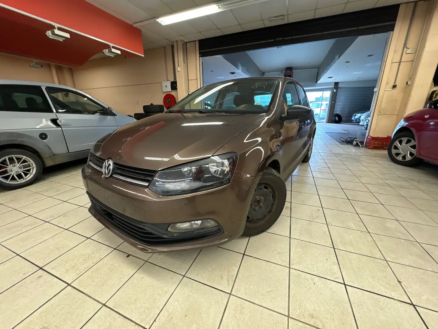 Volkswagen Polo 1.4 CR TDi Comfortline BMT euro6b! Marrón - 1