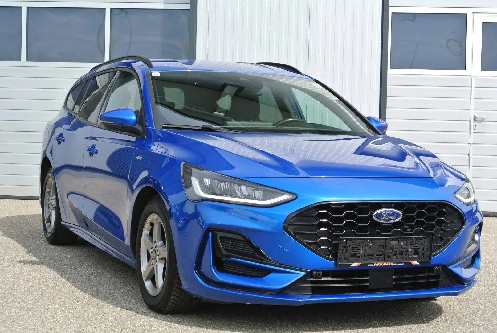 Ford Focus Turnier 1.5 EcoBlue Aut. ** ST-Line X ** LED * NAVI *KAMERA Blau - 1