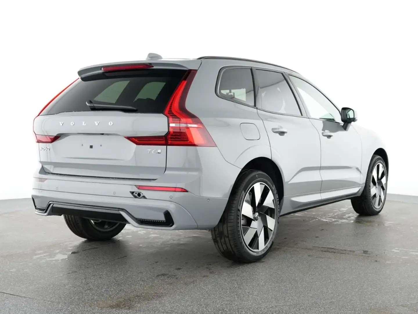 Volvo XC60 Plus Dark Recharge Plug-In Hybrid AWD StandHZG Dig Grau - 2