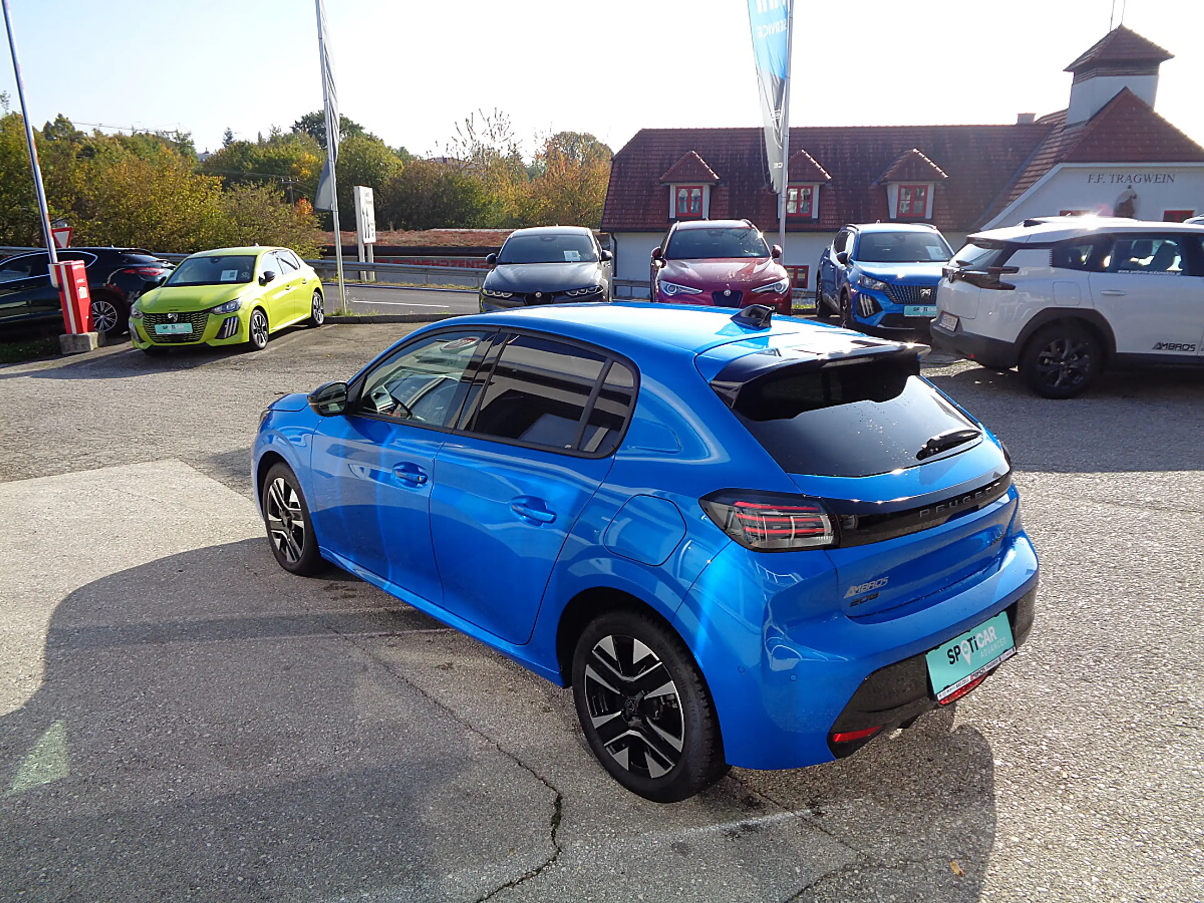 Peugeot 208 Hybrid 110 e-DCS6 Allure — photo 7