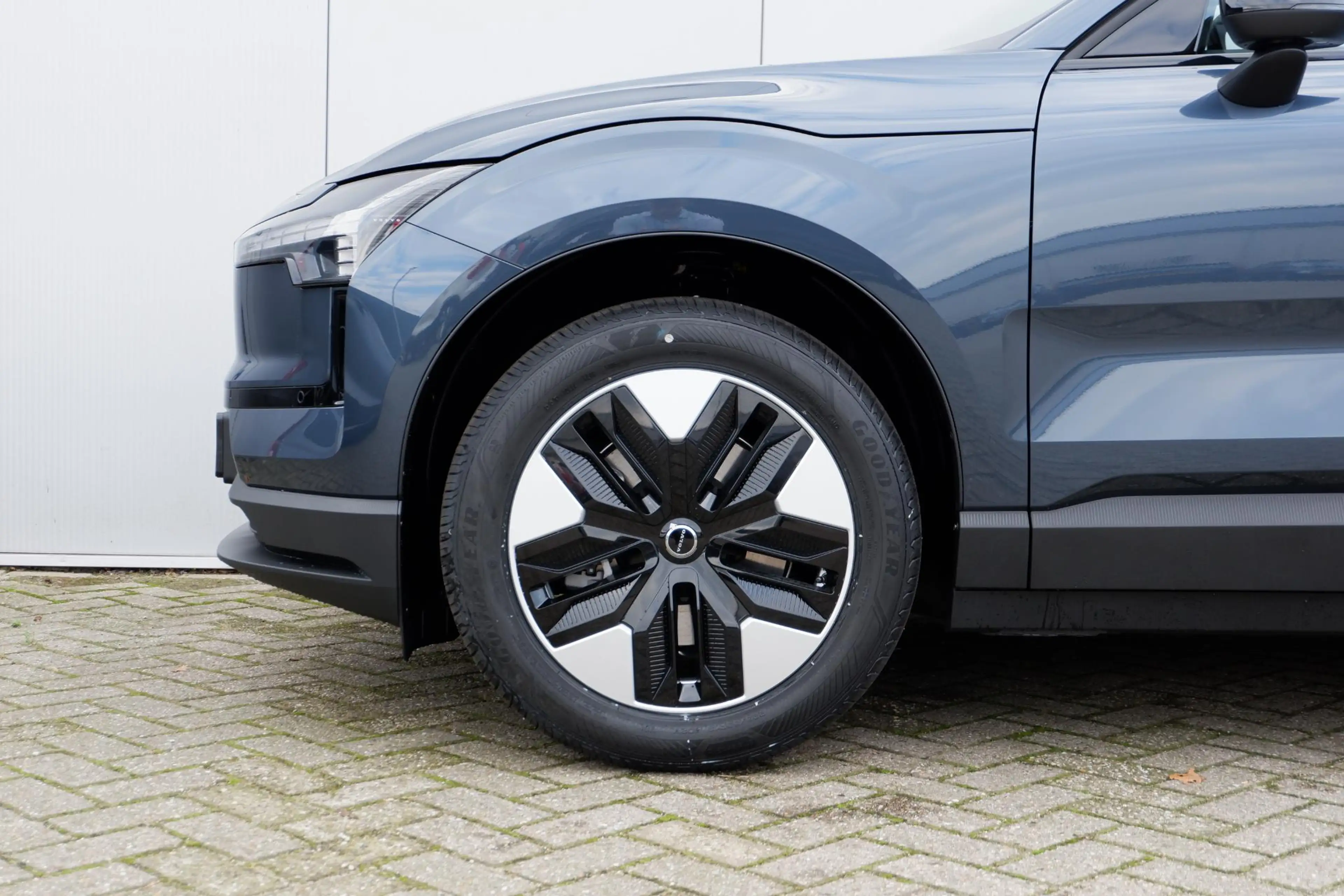 Volvo EX30 P3 Long Range Plus Europa 69 kWh Elektrisch verste — photo 8