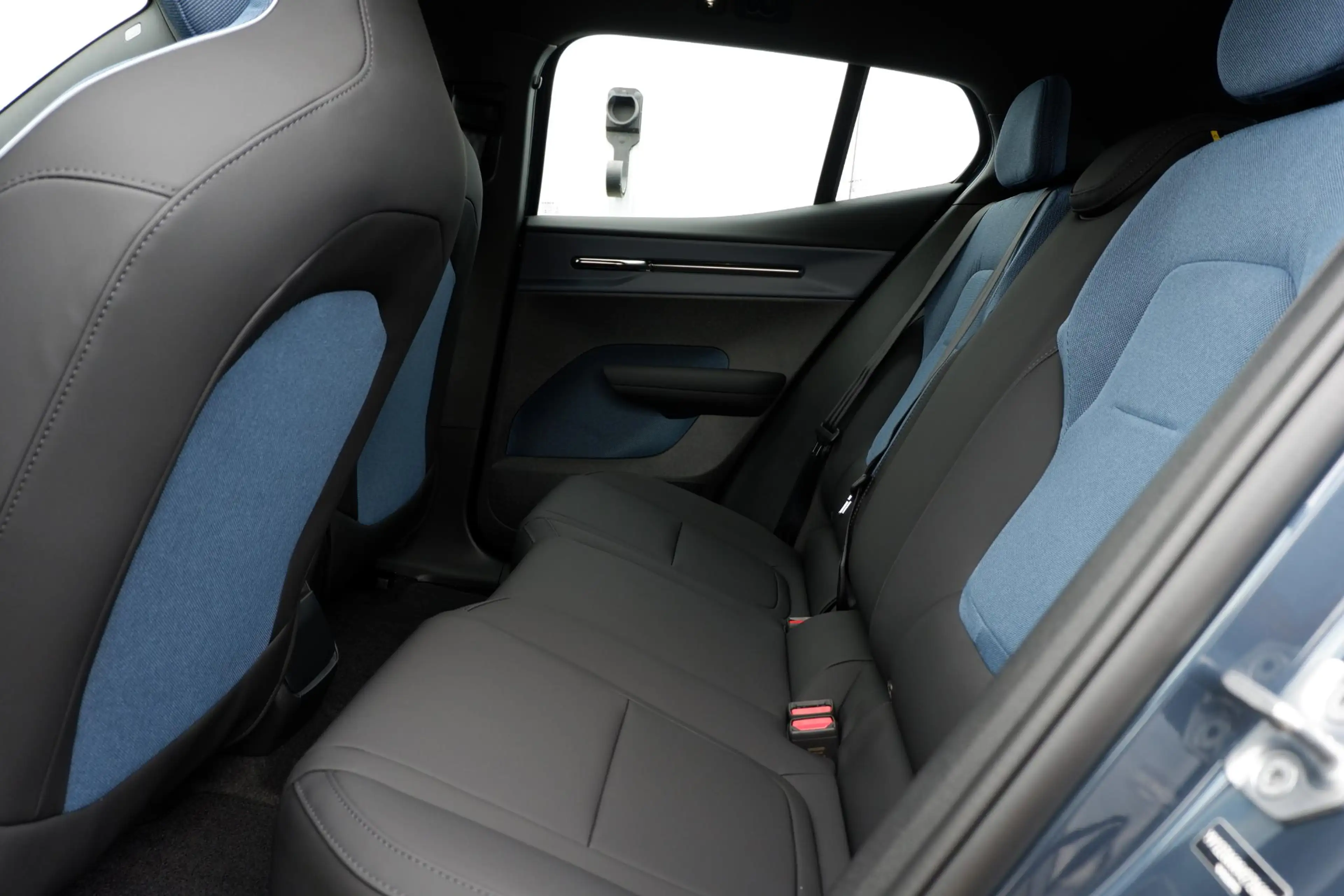 Volvo EX30 P3 Long Range Plus Europa 69 kWh Elektrisch verste — photo 7