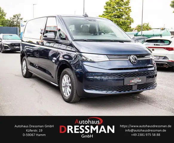 Volkswagen Multivan view 3