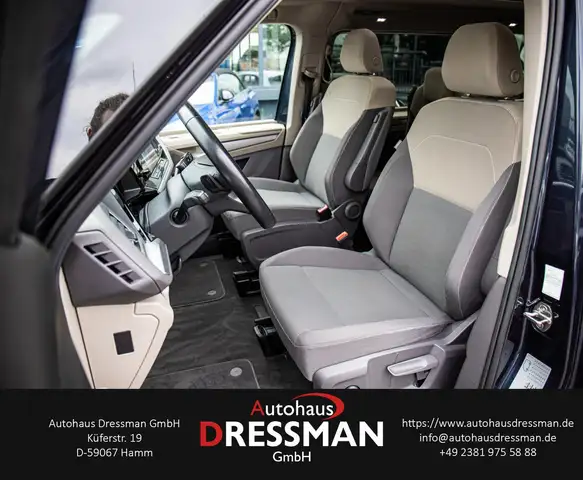 Volkswagen Multivan view 11