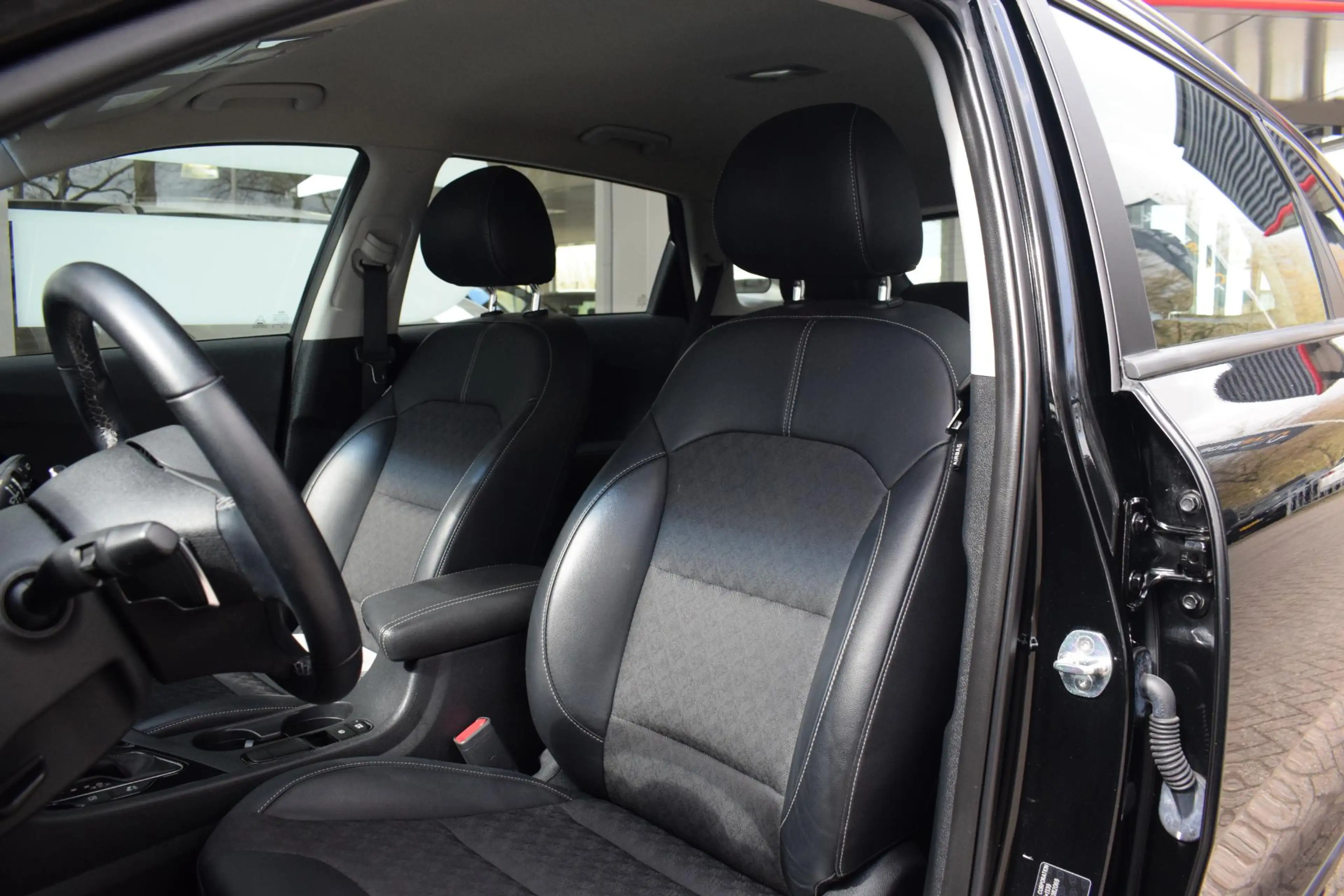 Kia Niro 1.6 GDi Hybrid DynamicLine NAVIGATIE|CRUISE|CLIMAT — photo 4