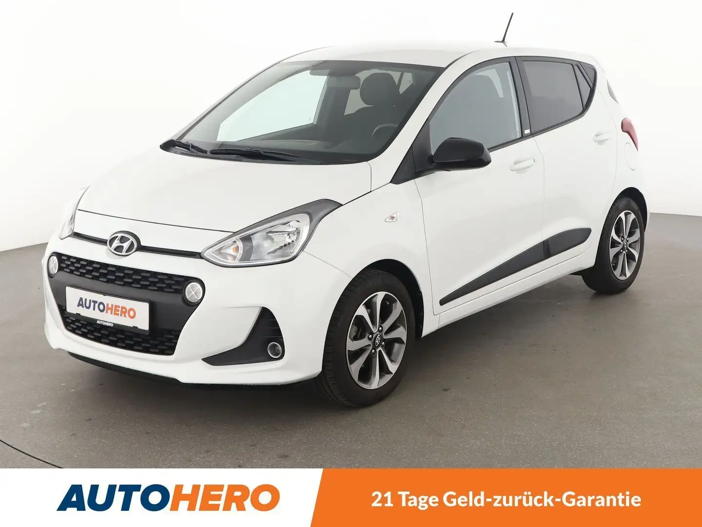 Hyundai i10 1.0 Passion + Aut.*PDC*SHZ*KLIMA*WENIG-KM* Weiß - 1