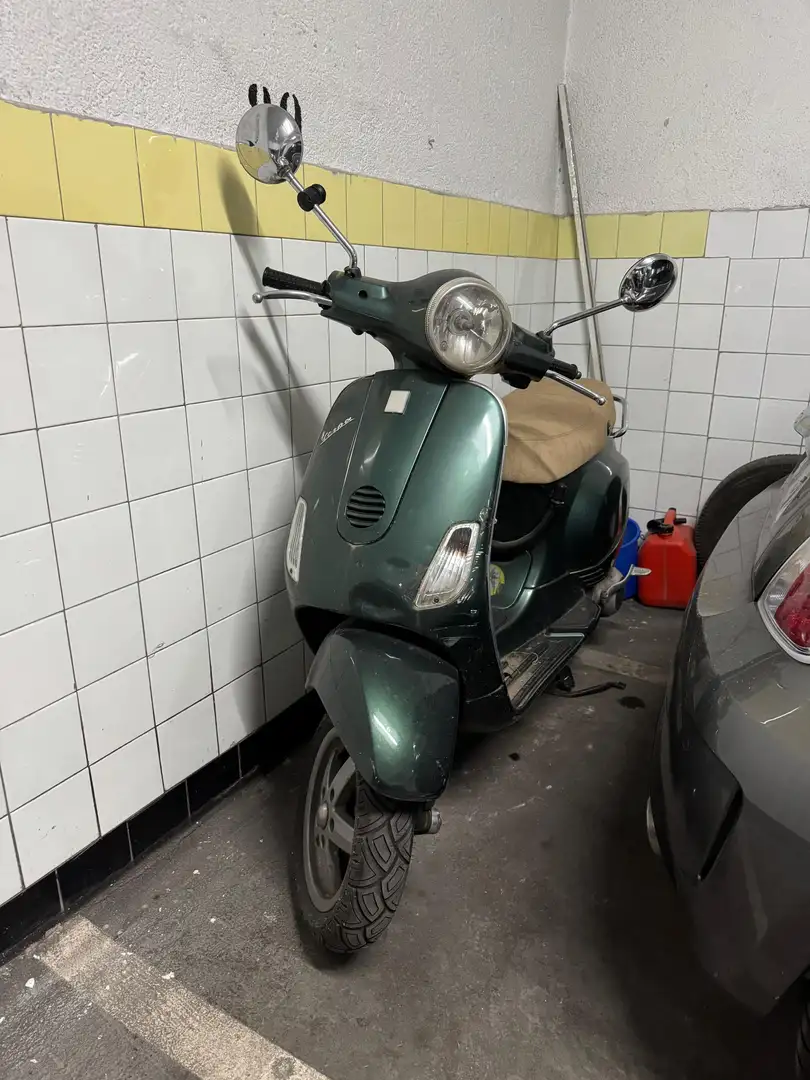 Vespa LX 125 Verde - 1