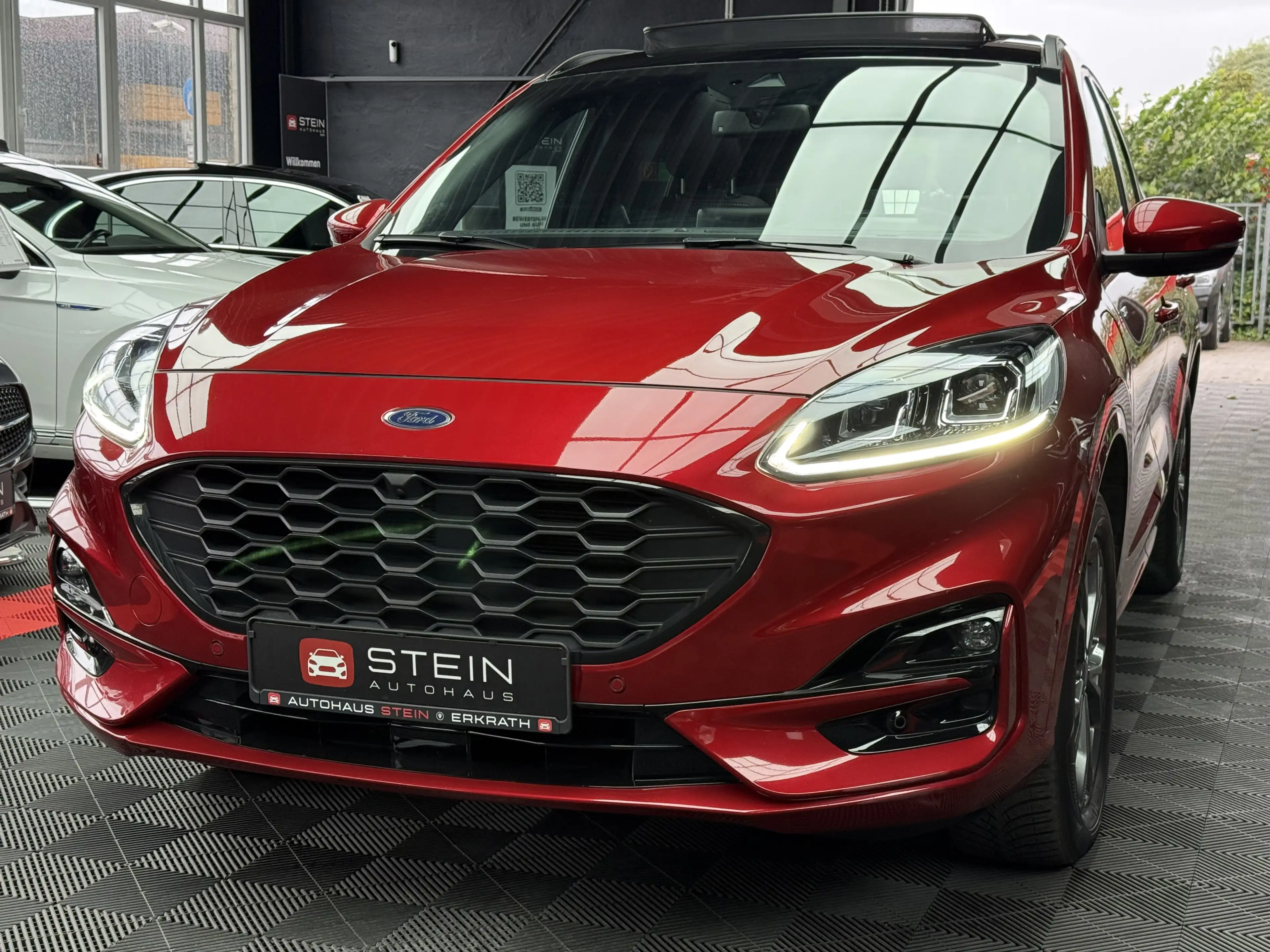 Ford Kuga Plug-In Hybrid ST-Line Pano ACC Lane HUD — photo 11