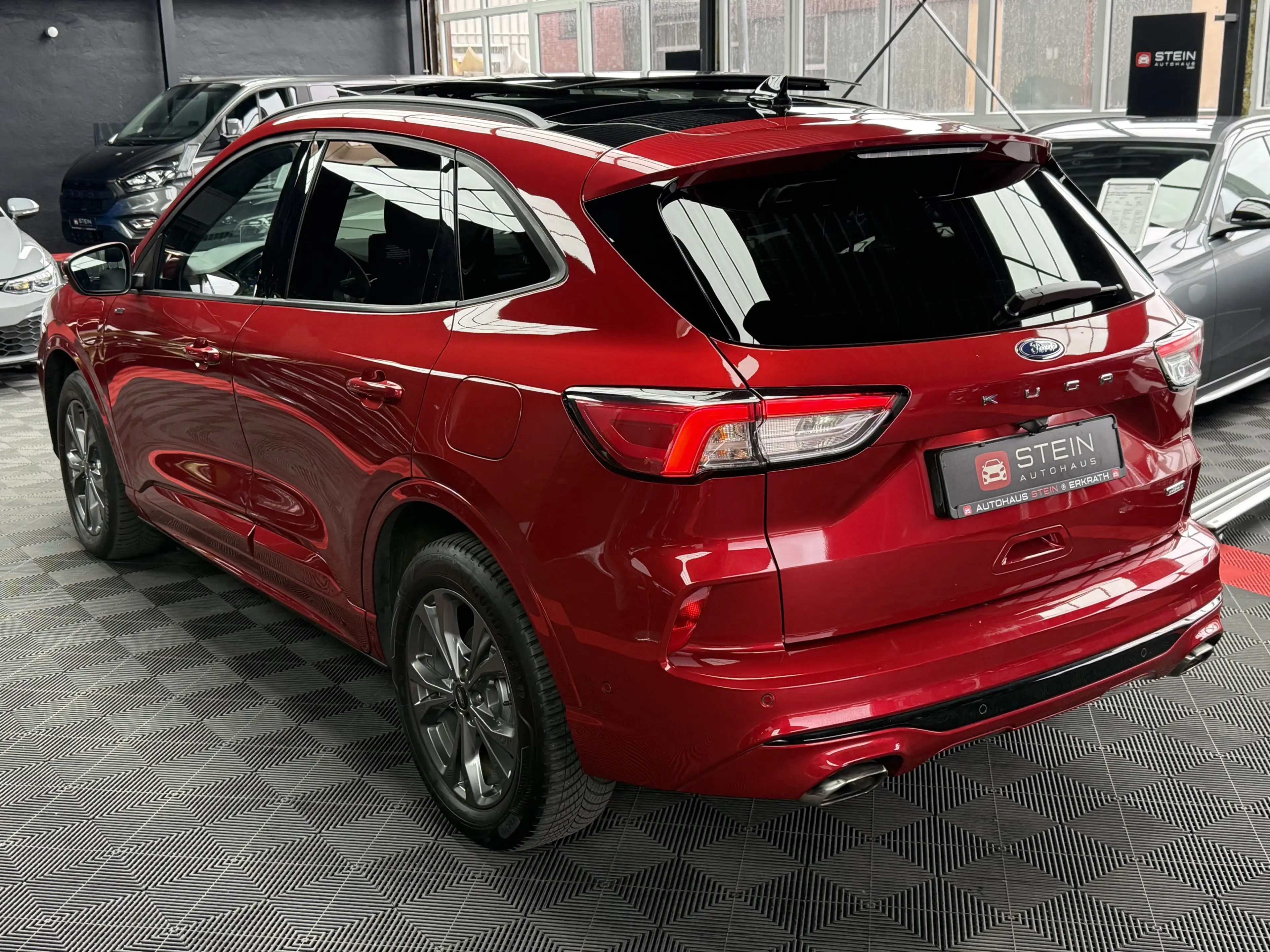 Ford Kuga Plug-In Hybrid ST-Line Pano ACC Lane HUD — photo 6