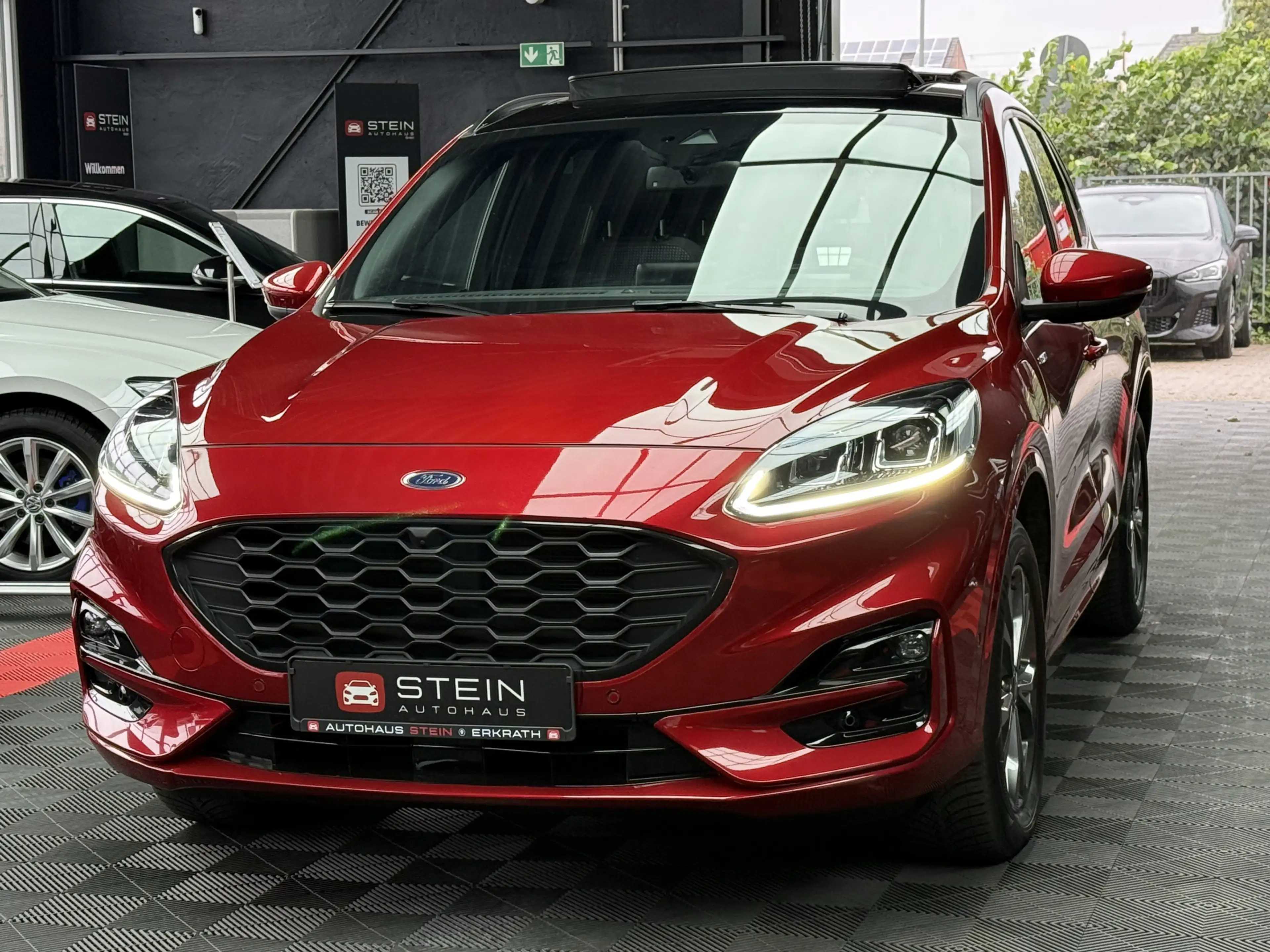 Ford Kuga Plug-In Hybrid ST-Line Pano ACC Lane HUD — photo 2