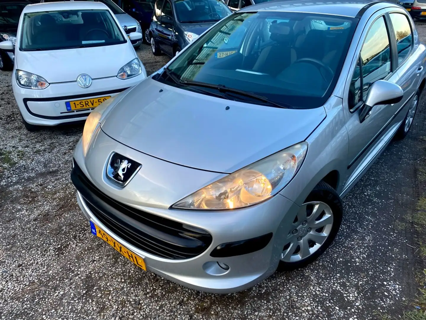Peugeot 207 1.4 VTi Cool 'n Blue Grijs - 2