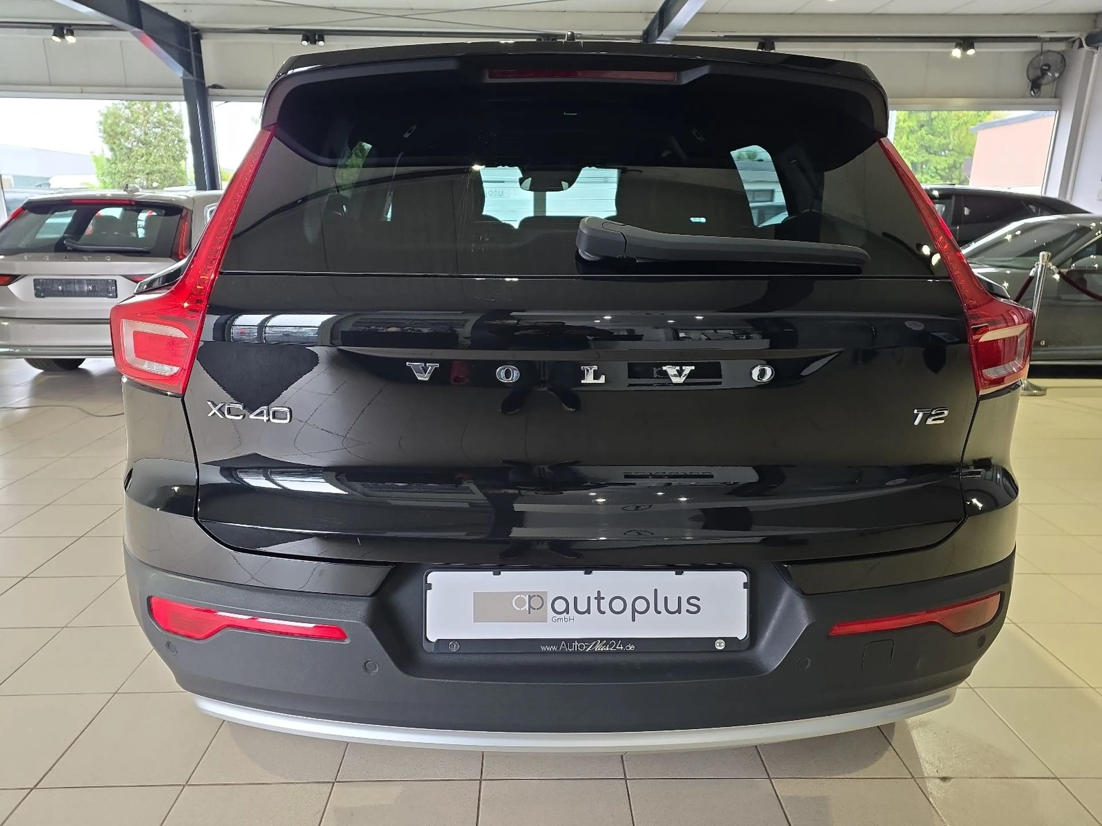 Volvo XC40 T2 Core ACC BLIS Kamera LED WinterPaket — photo 8