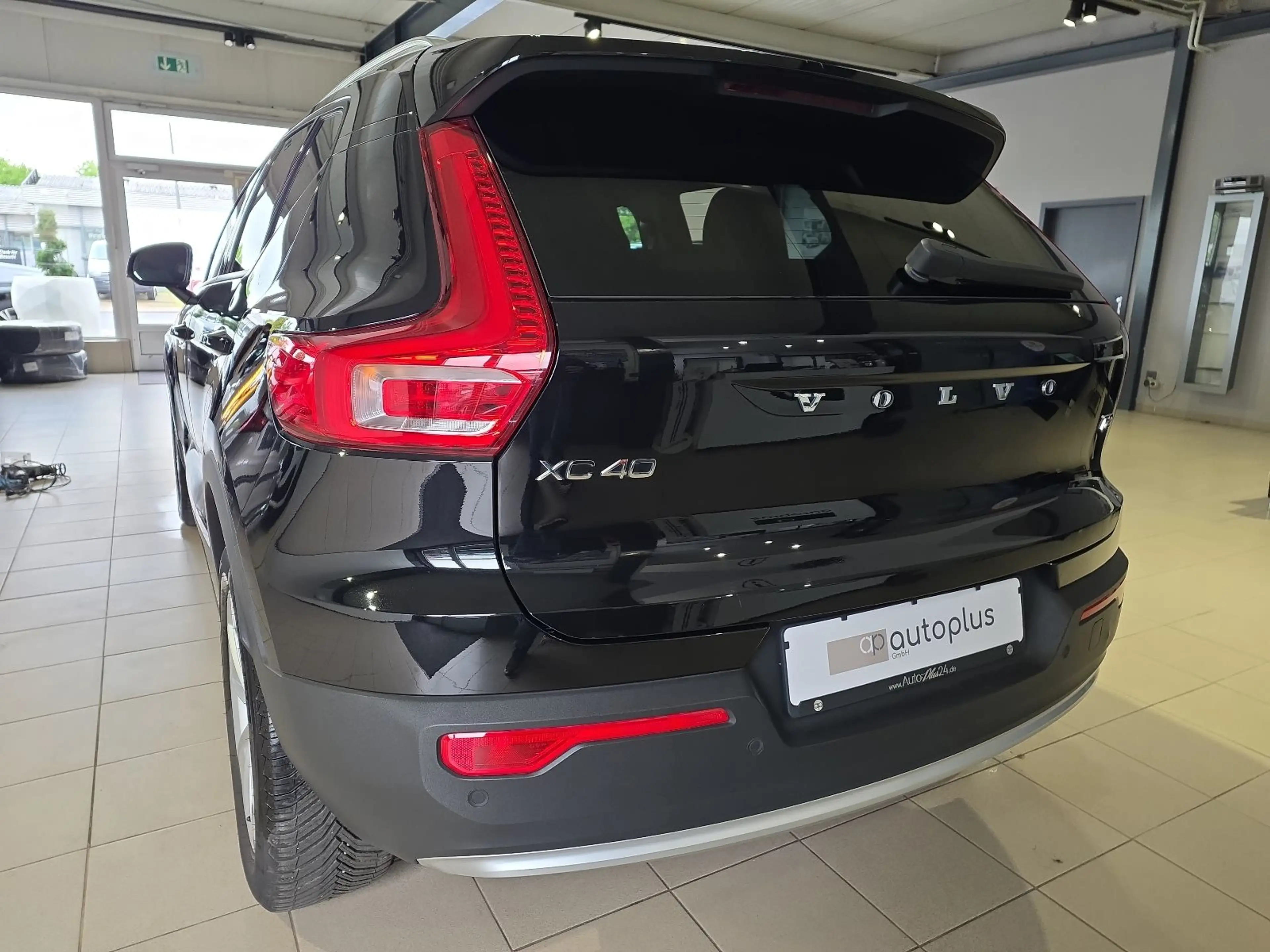 Volvo XC40 T2 Core ACC BLIS Kamera LED WinterPaket — photo 9