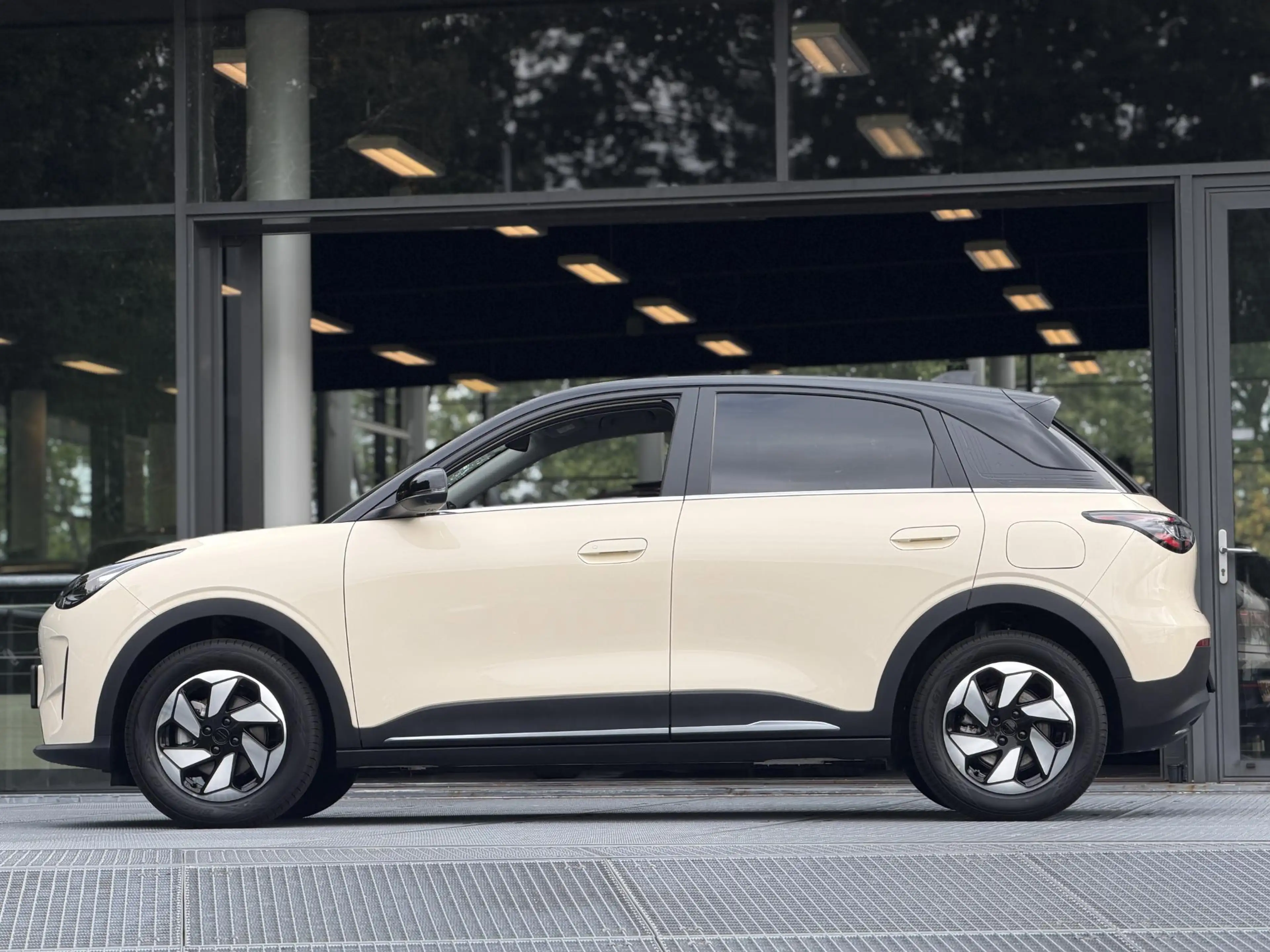 Geely E2 Ultra 47.14 kWh 116PK | DEMO — photo 16