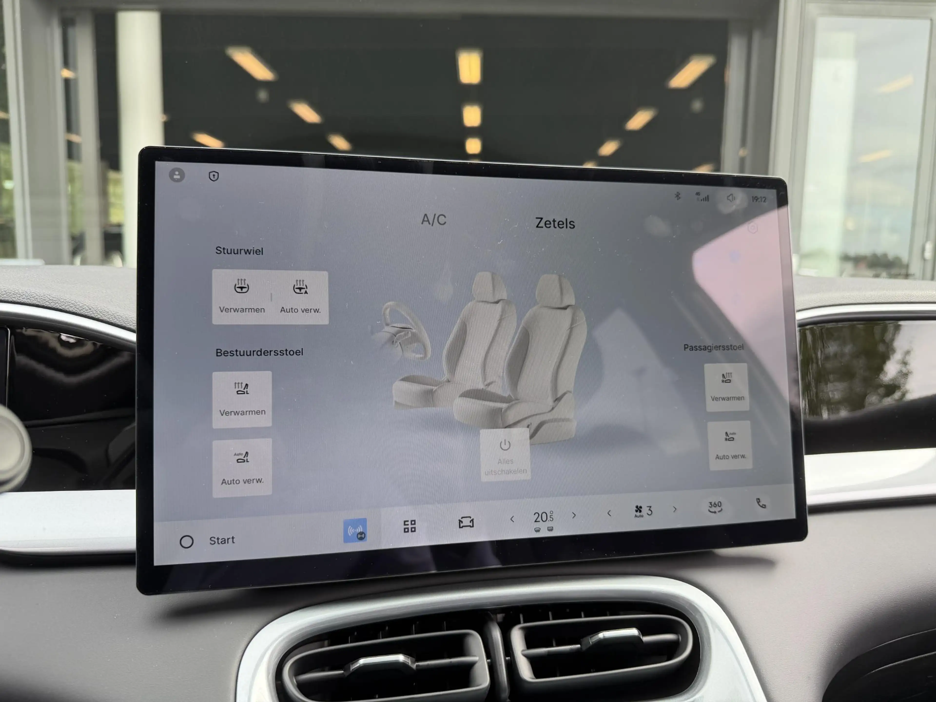 Geely E2 Ultra 47.14 kWh 116PK | DEMO — photo 18