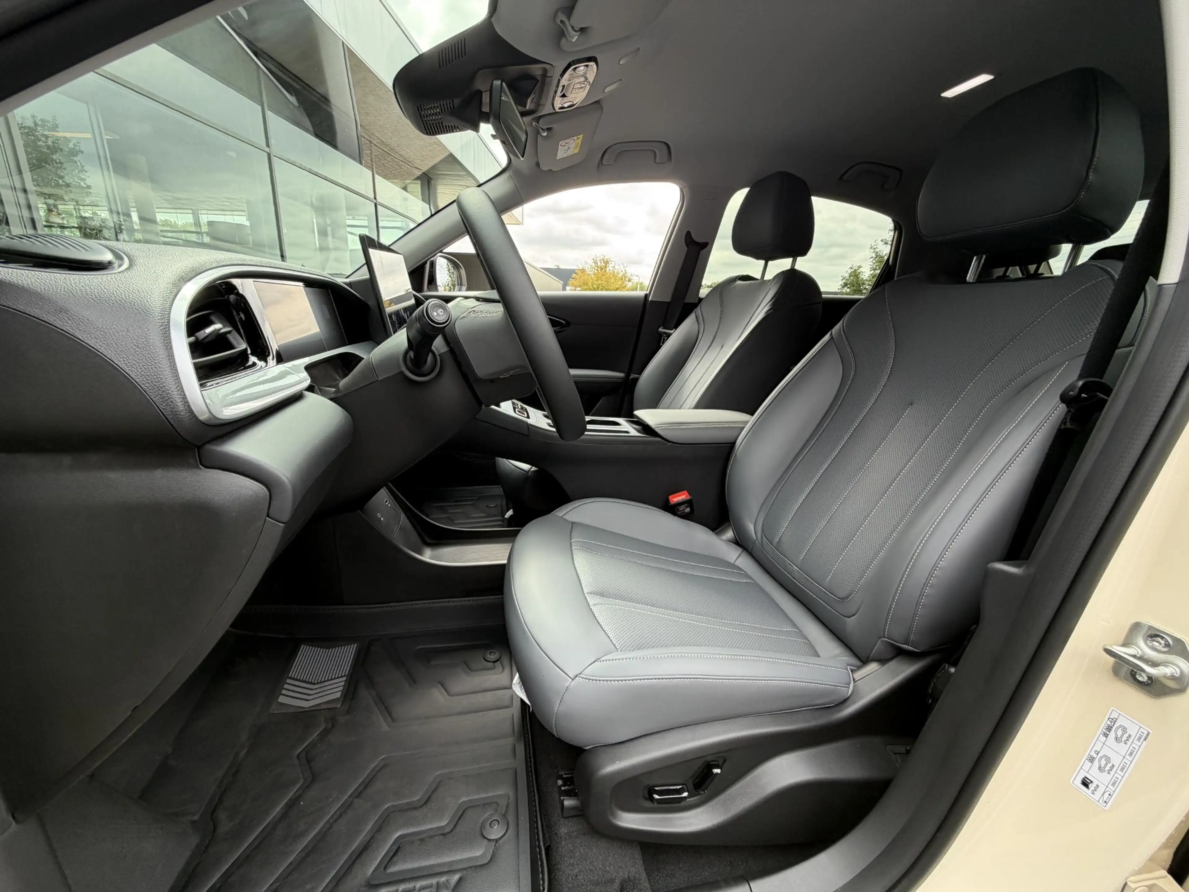 Geely E2 Ultra 47.14 kWh 116PK | DEMO — photo 7
