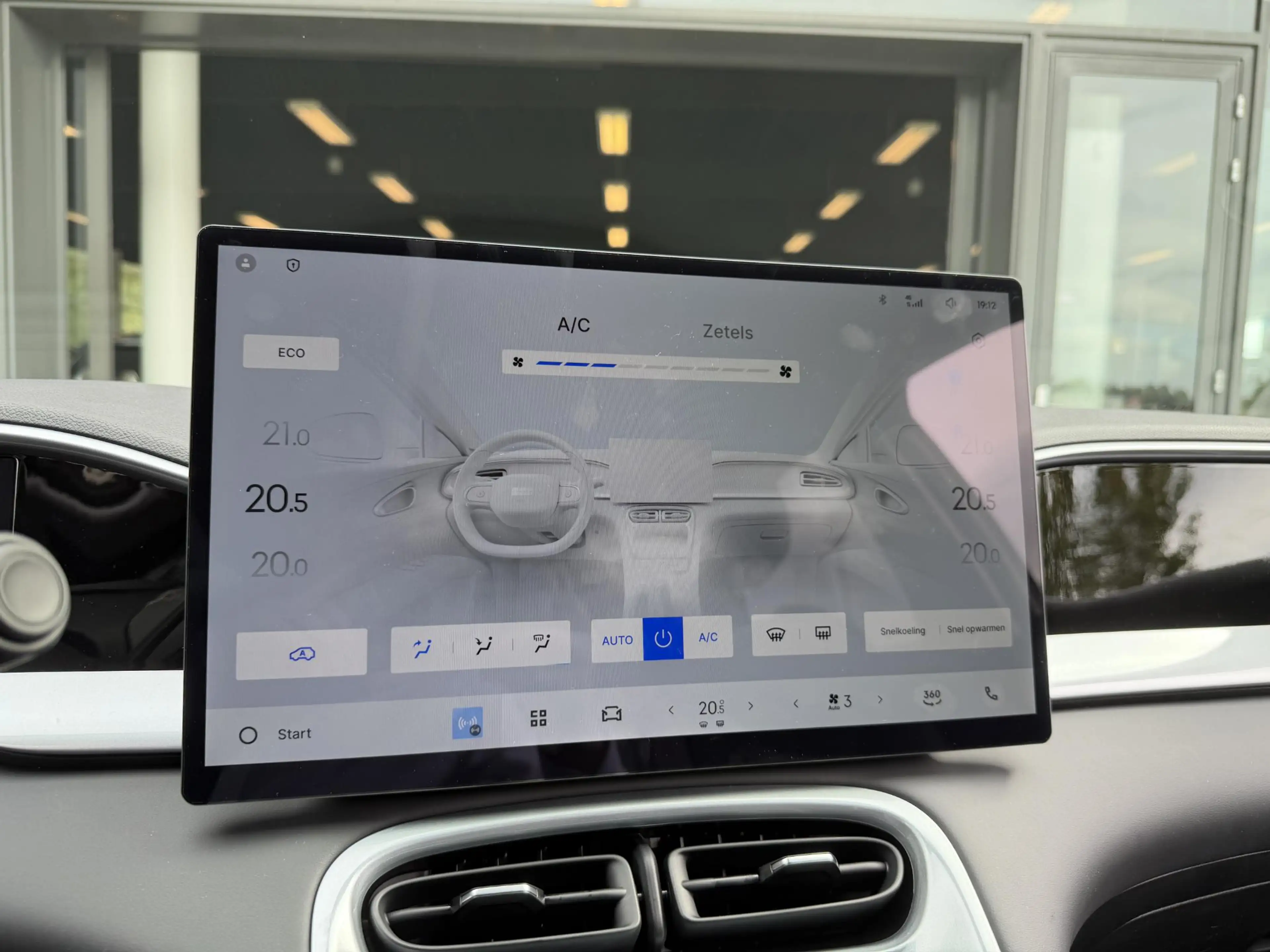 Geely E2 Ultra 47.14 kWh 116PK | DEMO — photo 19
