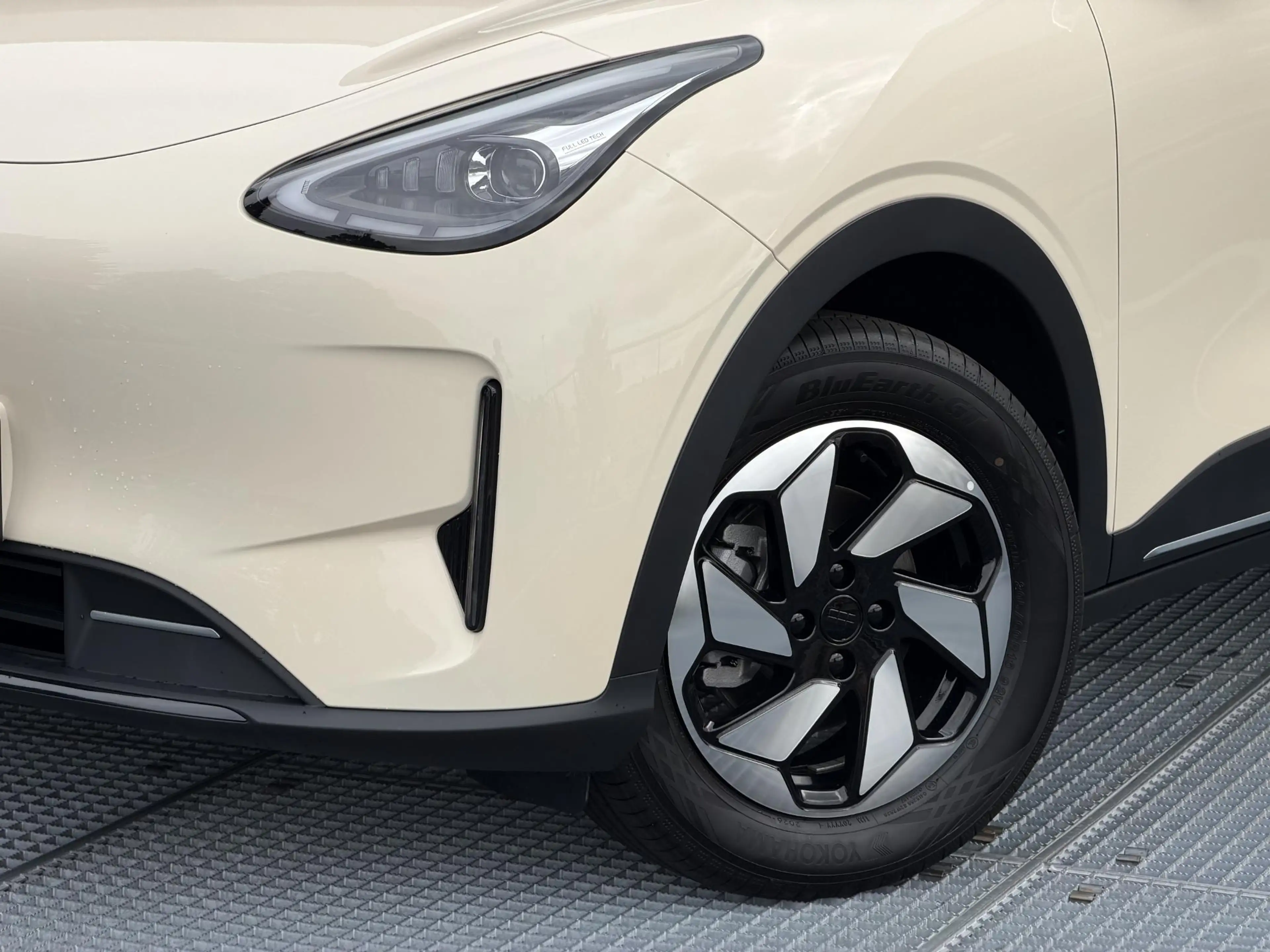 Geely E2 Ultra 47.14 kWh 116PK | DEMO — photo 14