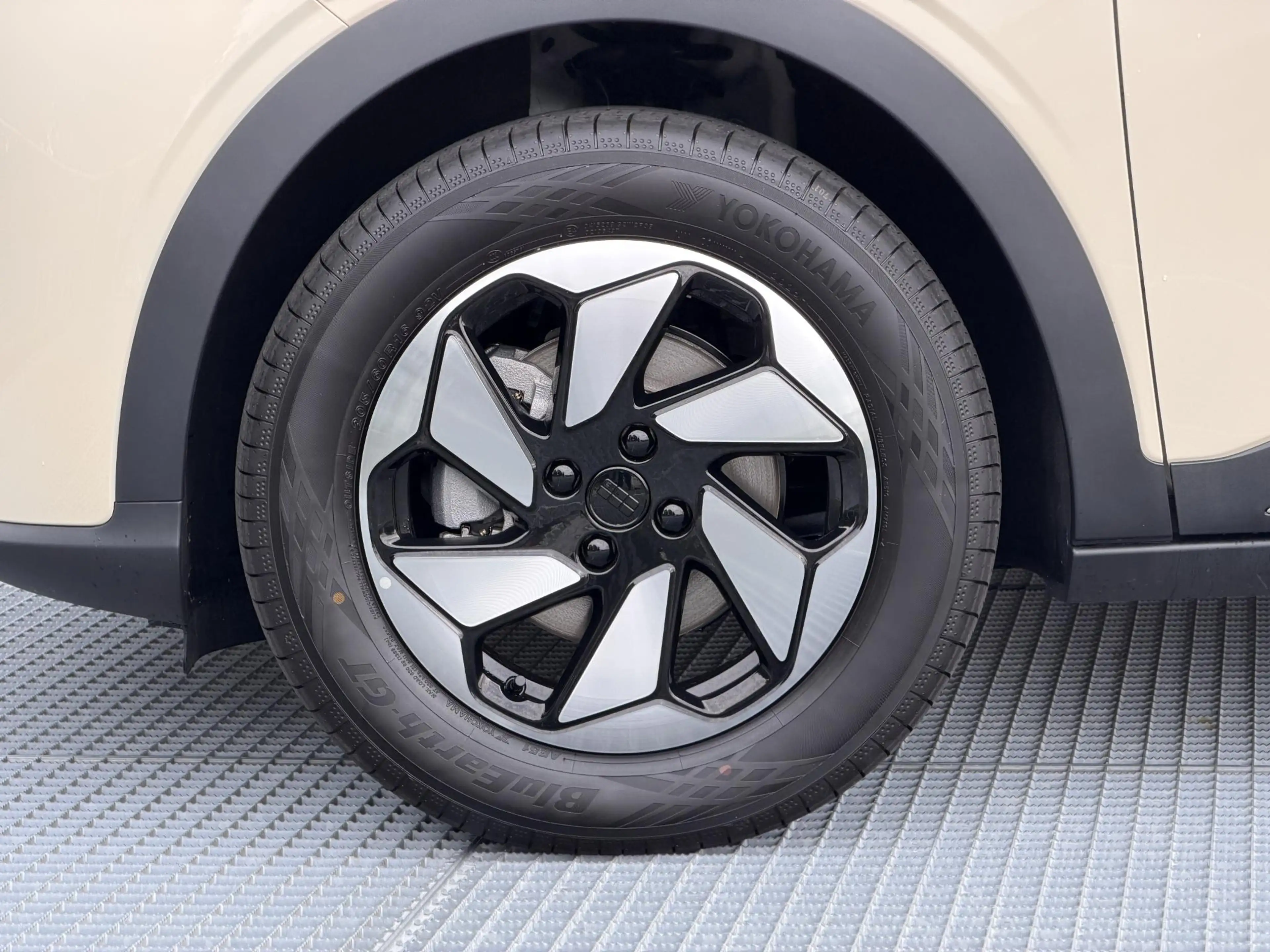 Geely E2 Ultra 47.14 kWh 116PK | DEMO — photo 15