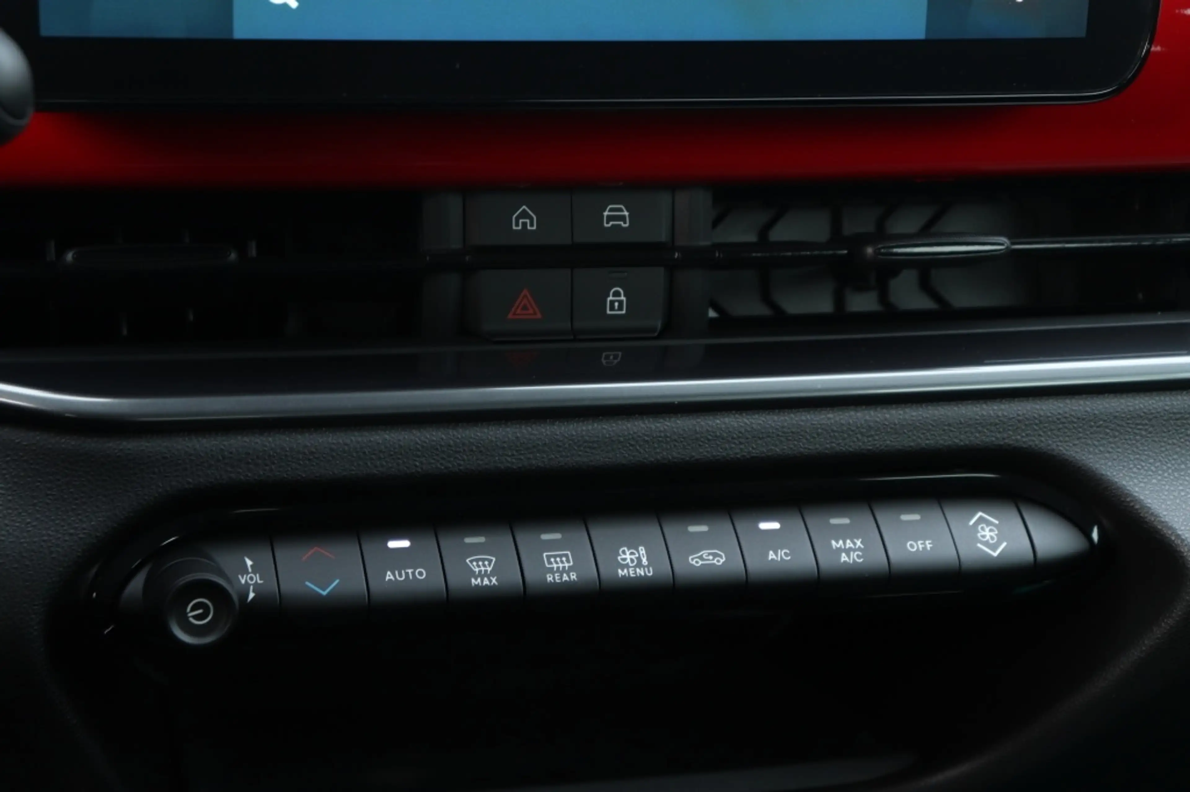 Fiat 600e RED 54 kWh | Carplay | Clima | Cruise | Direct Lev — photo 11
