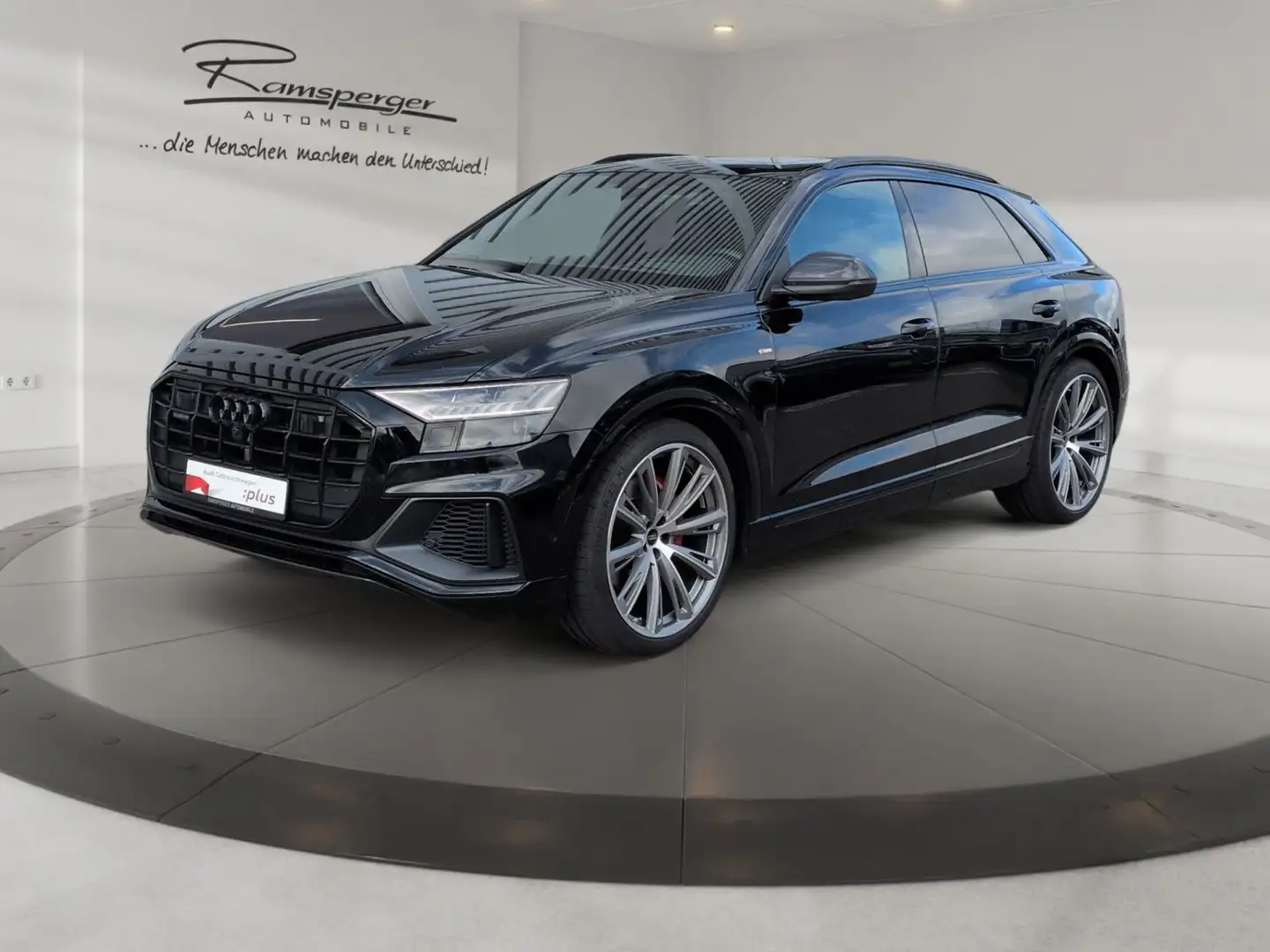 Audi Q8 SUV 55 TFSI quat. S line Matrix HuD Pano Luft Schwarz - 2