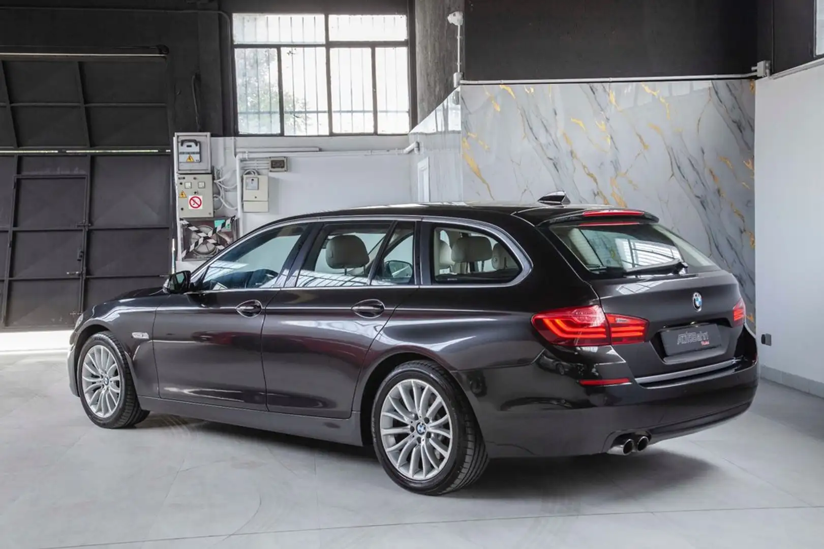 BMW 520 520dA Touring Gris - 1
