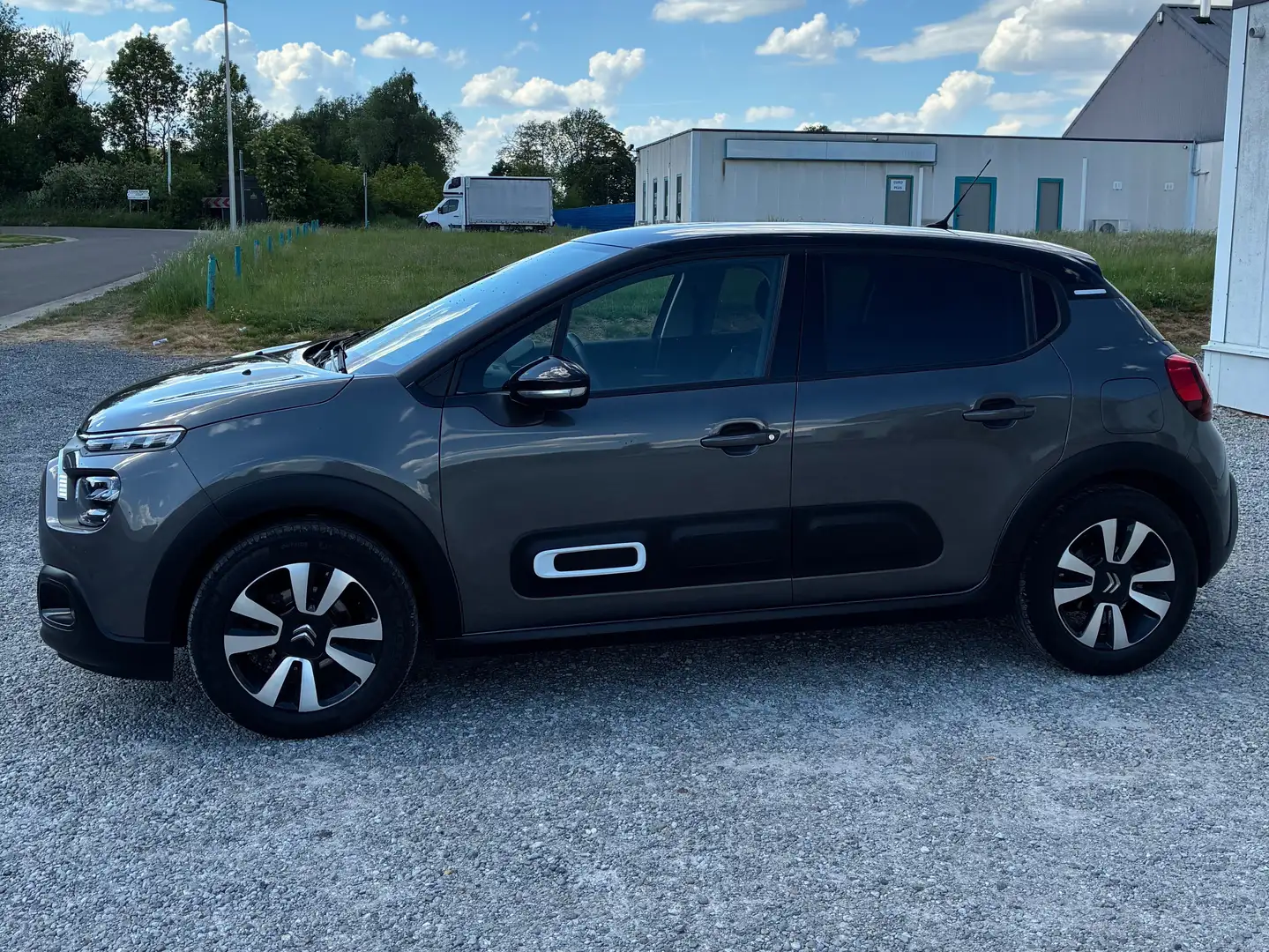 Citroen C3 C3 1.5 BlueHDi Shine S Grijs - 1
