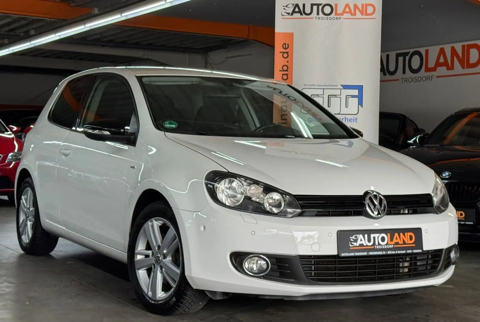 Volkswagen Golf Match*NUR 82TKM*NAVI*PDC*TEMPO*SHZG*2.HD** Blanco - 1