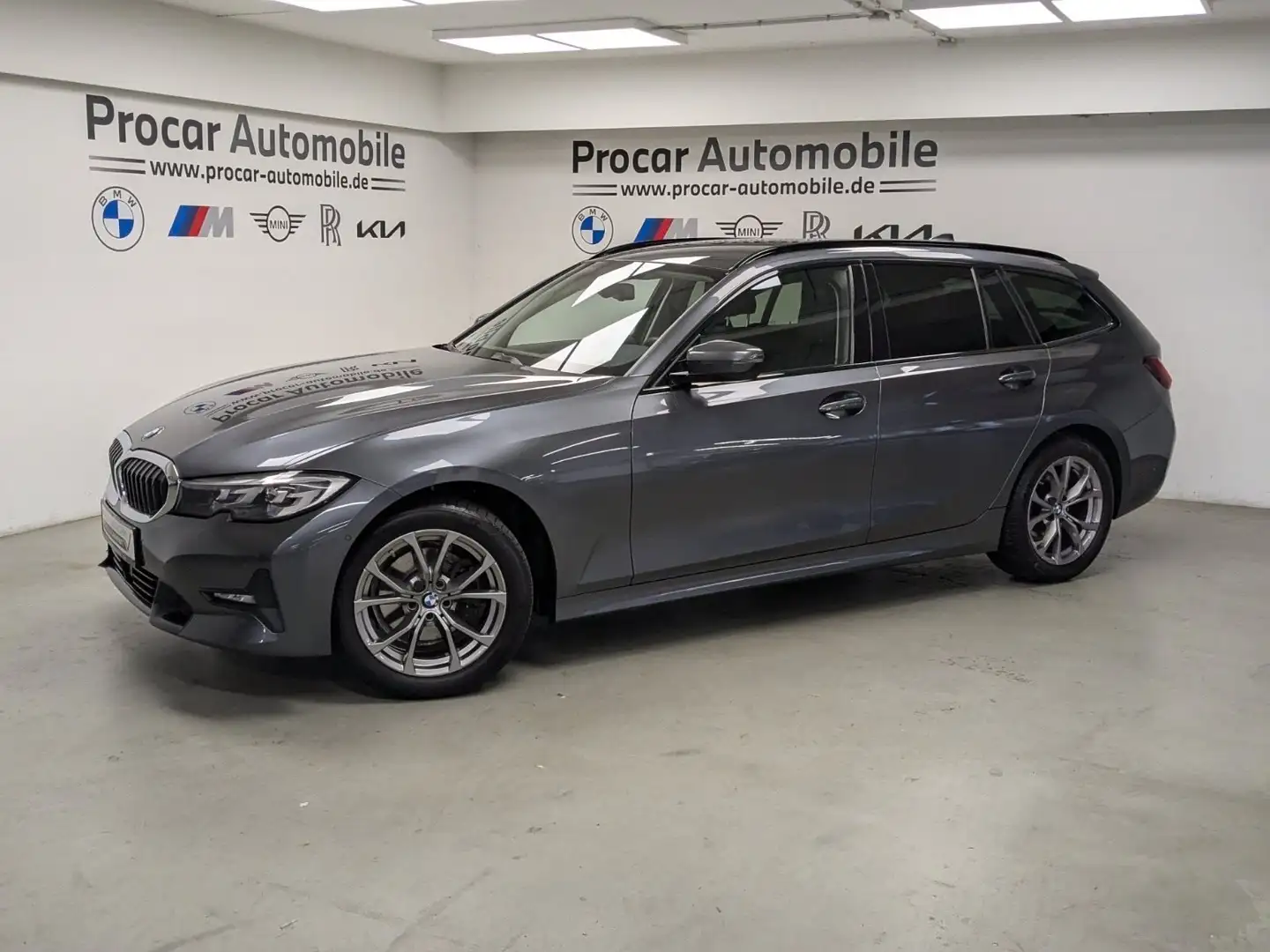 BMW 320 d xDrive Touring ACC DA PA DAB LED Shz Grau - 2