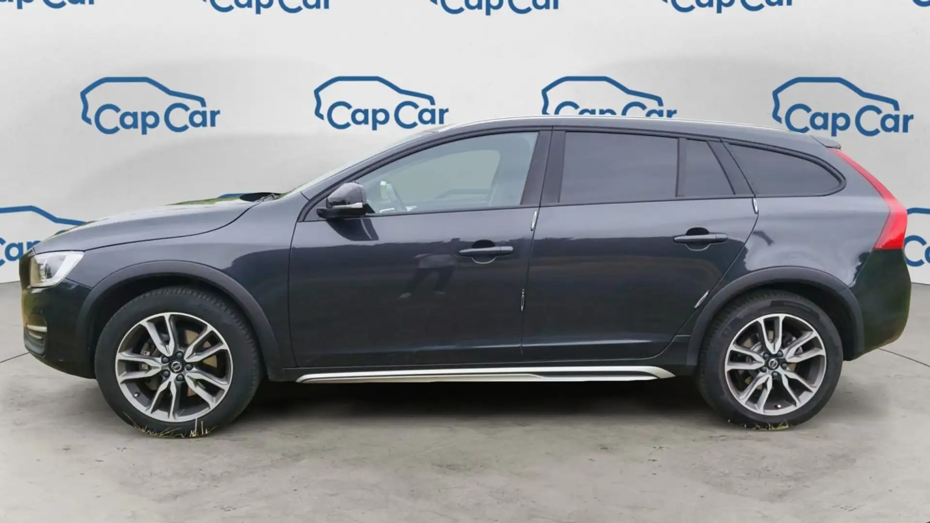 Volvo V60 Cross Country 2.0 D4 190 Geartronic8 Pro - Automatique - 2