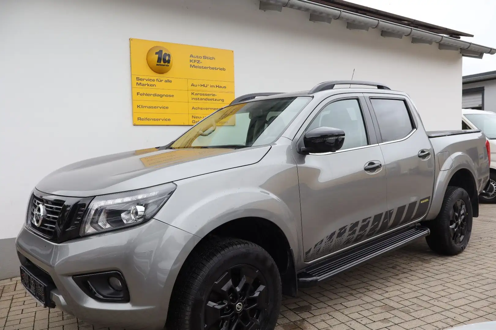 Nissan Navara NP300 N-Guard Double Cab 4x4 360°/AHK.... Gris - 1